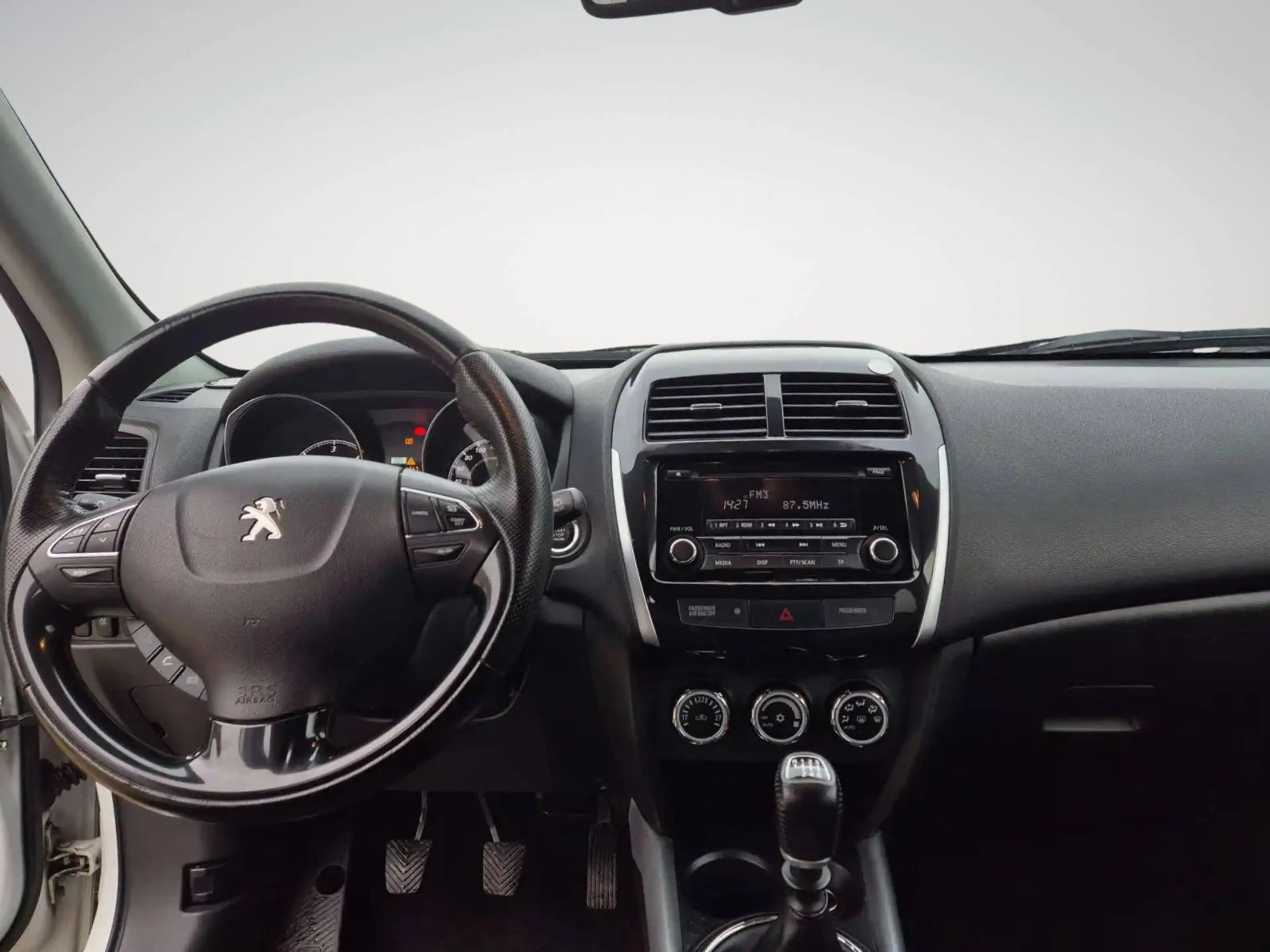 Peugeot 4008 1.6 HDi Allure// 4X4//GARANTIE 12 MOIS// — photo 11