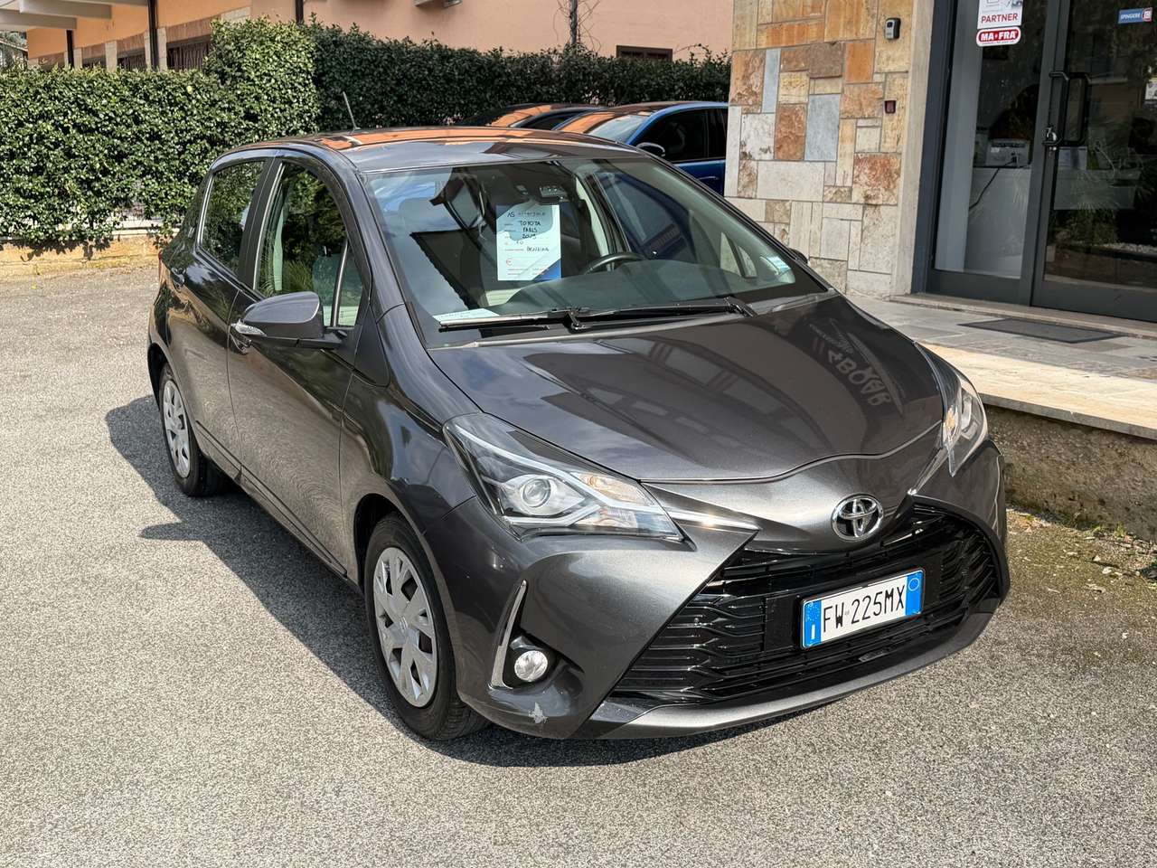Toyota Yaris Yaris 1.0 Lounge *NEOPATENTATI*