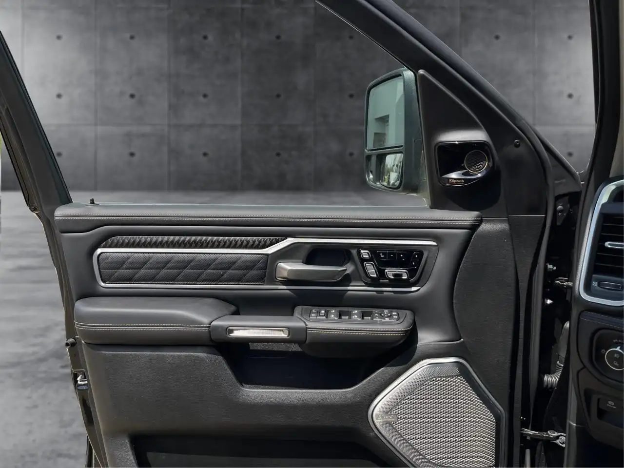 RAM 1500 photo RAM 1500