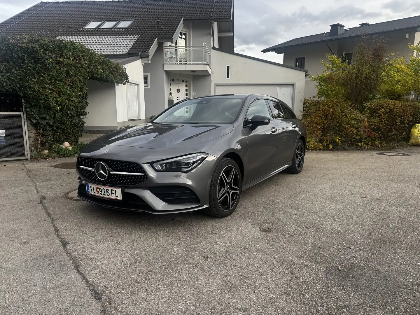 Mercedes-Benz CLA 250 250e PHEV Shooting Brake Aut. - 1