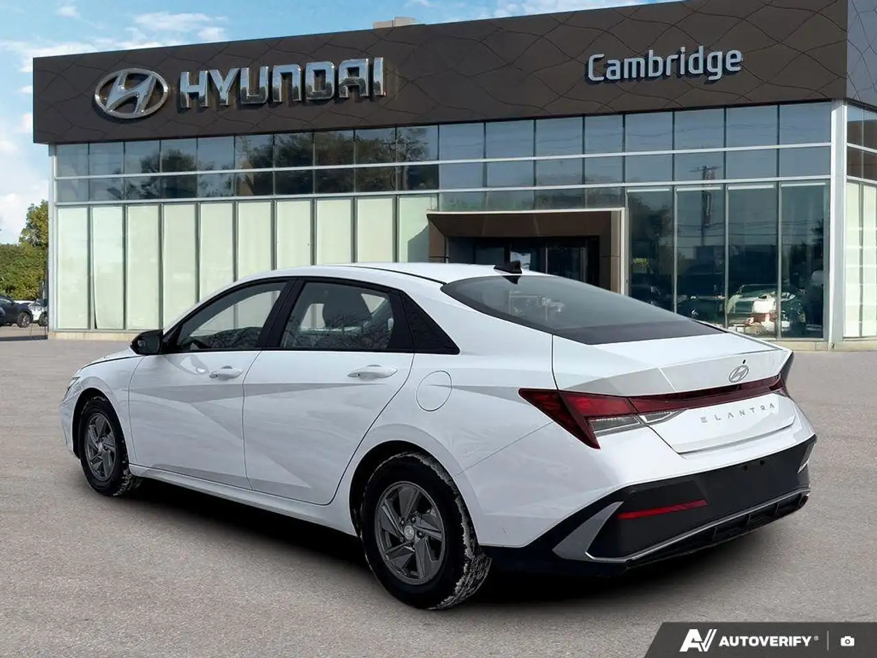 Hyundai ELANTRA снимка Hyundai ELANTRA