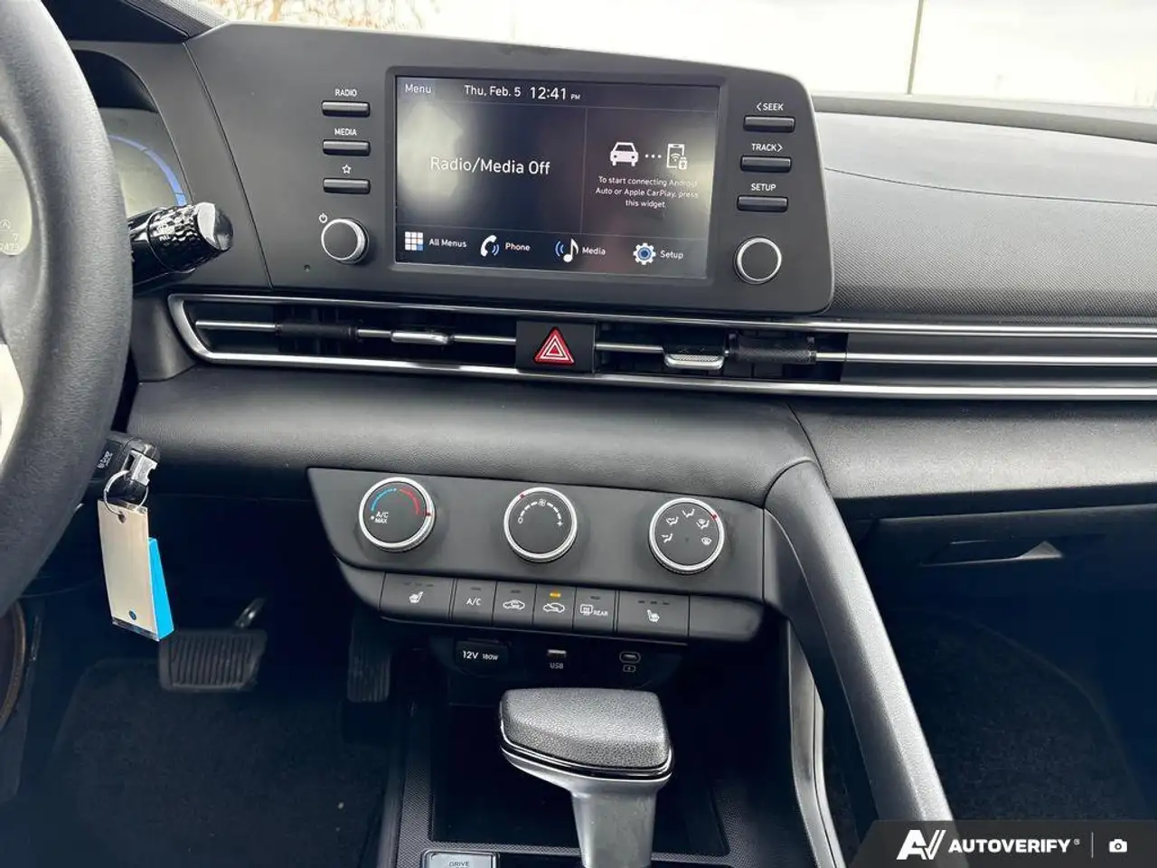 Hyundai ELANTRA снимка Hyundai ELANTRA
