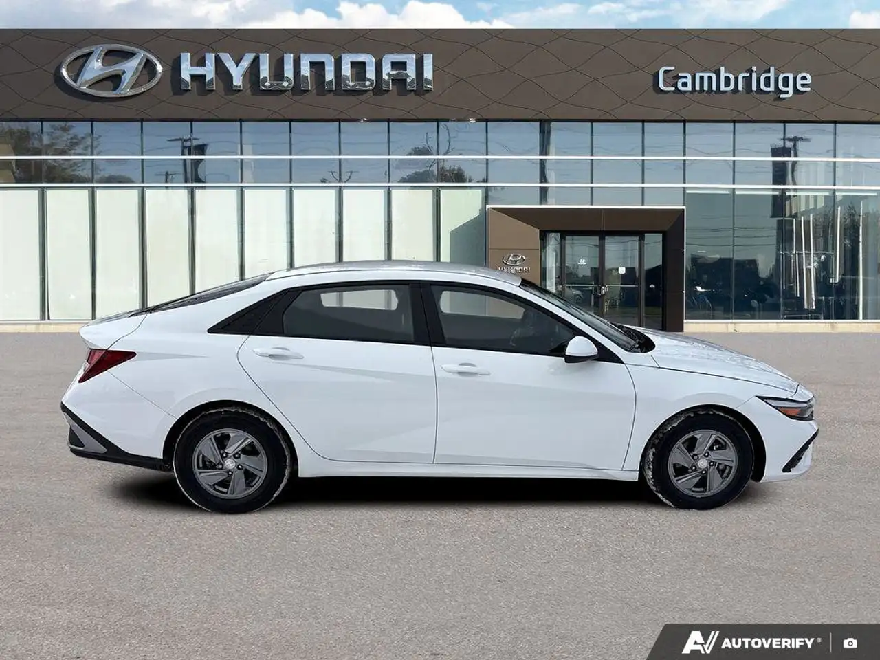 Hyundai ELANTRA снимка Hyundai ELANTRA
