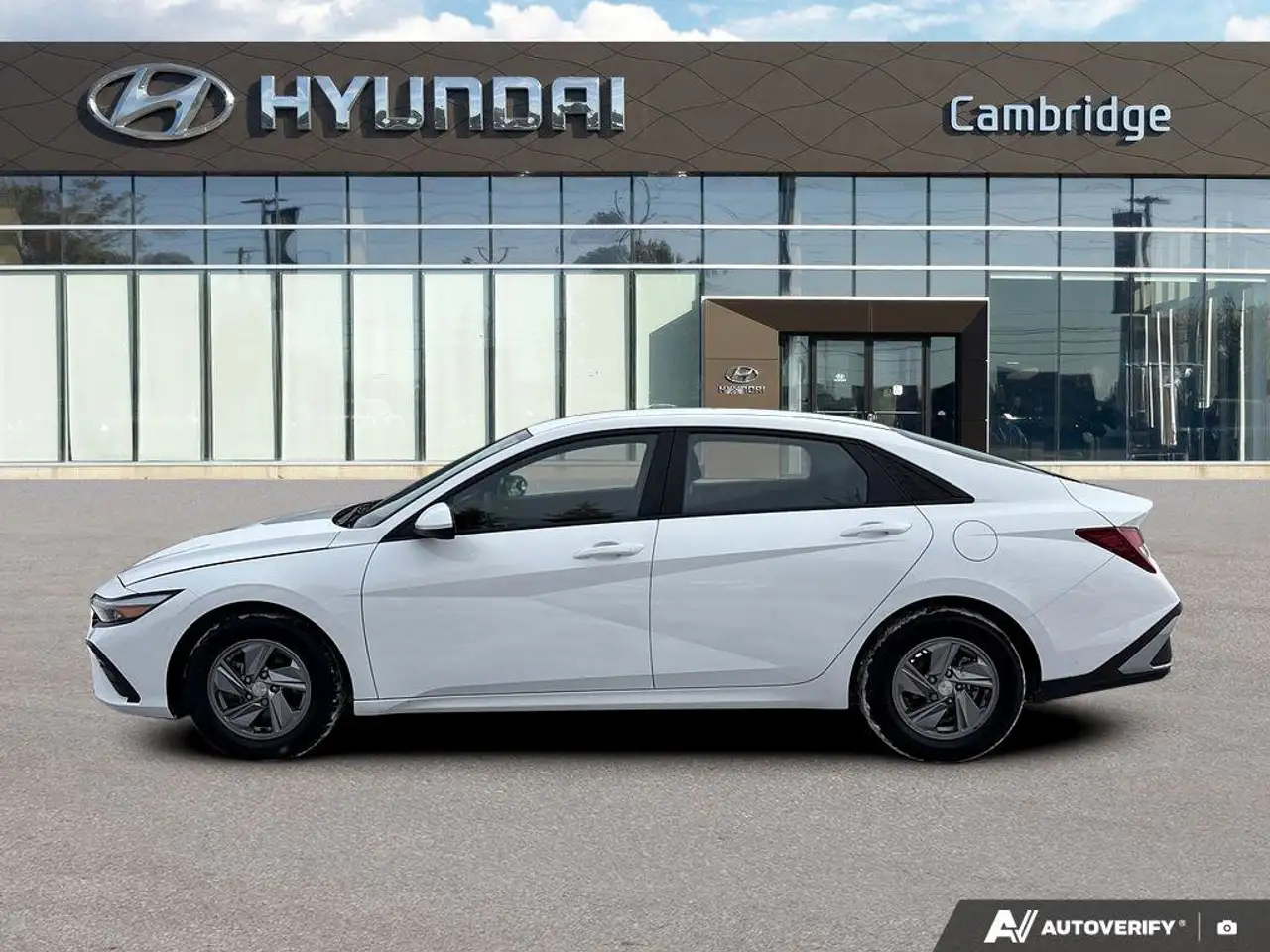Hyundai ELANTRA снимка Hyundai ELANTRA