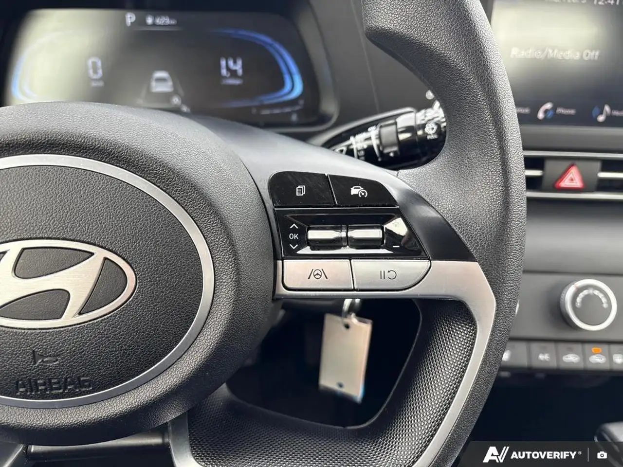 Hyundai ELANTRA снимка Hyundai ELANTRA