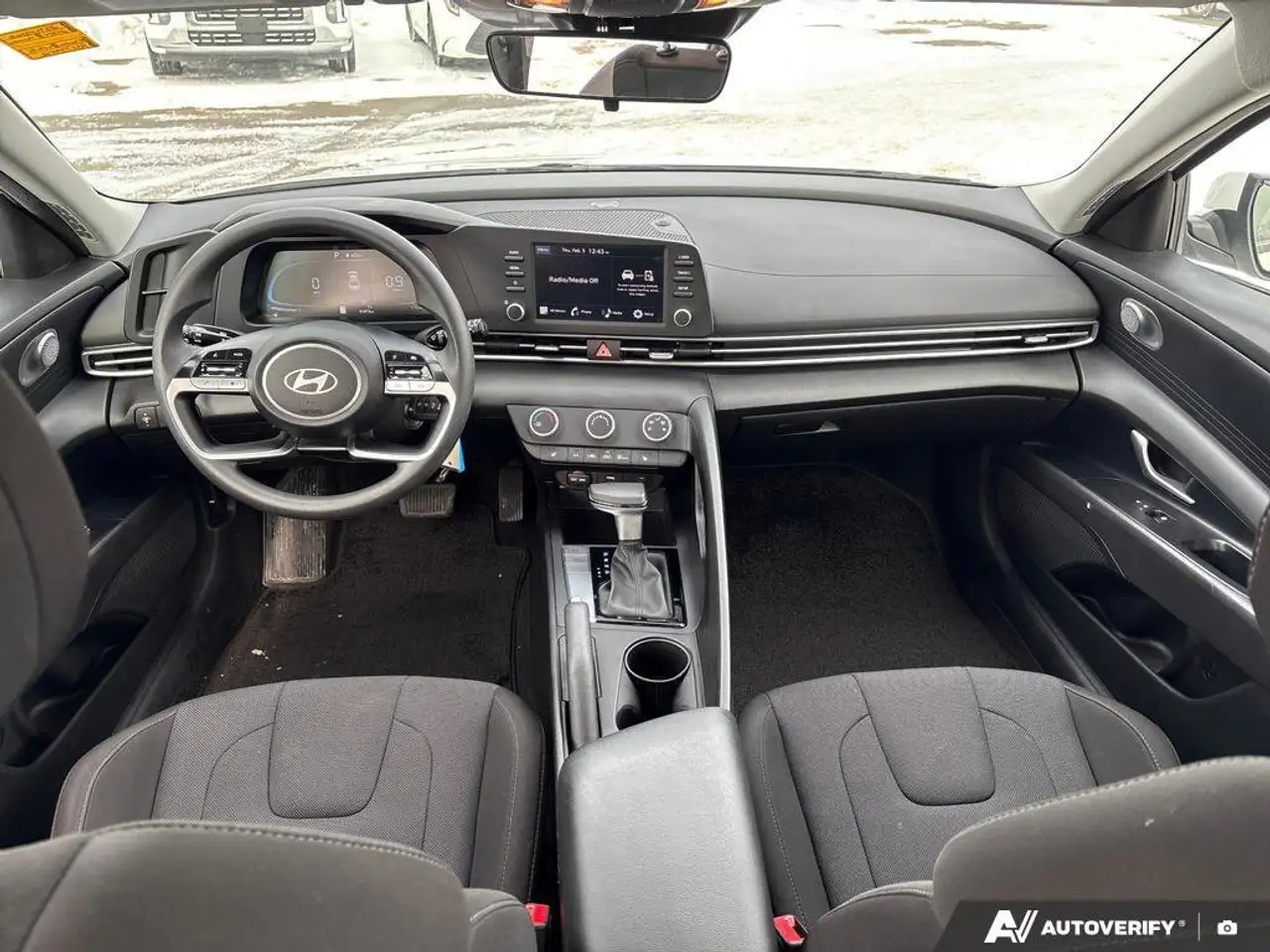 Hyundai ELANTRA снимка Hyundai ELANTRA
