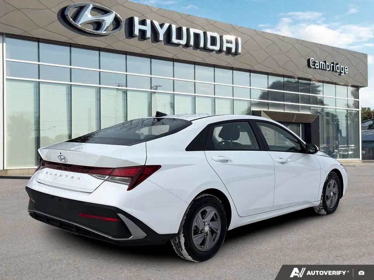 Hyundai ELANTRA снимка Hyundai ELANTRA