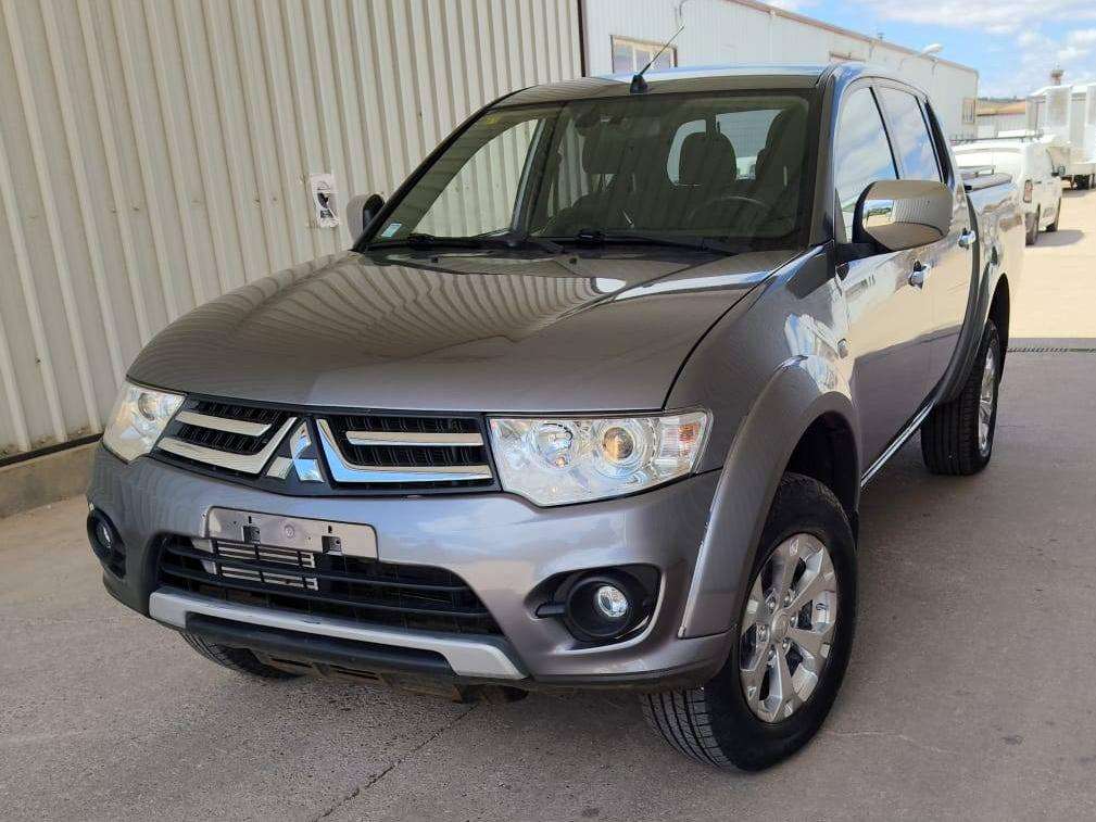 Mitsubishi L200 L200 2.5DI-D Double Cab M-PRO M-PRO - foto 1