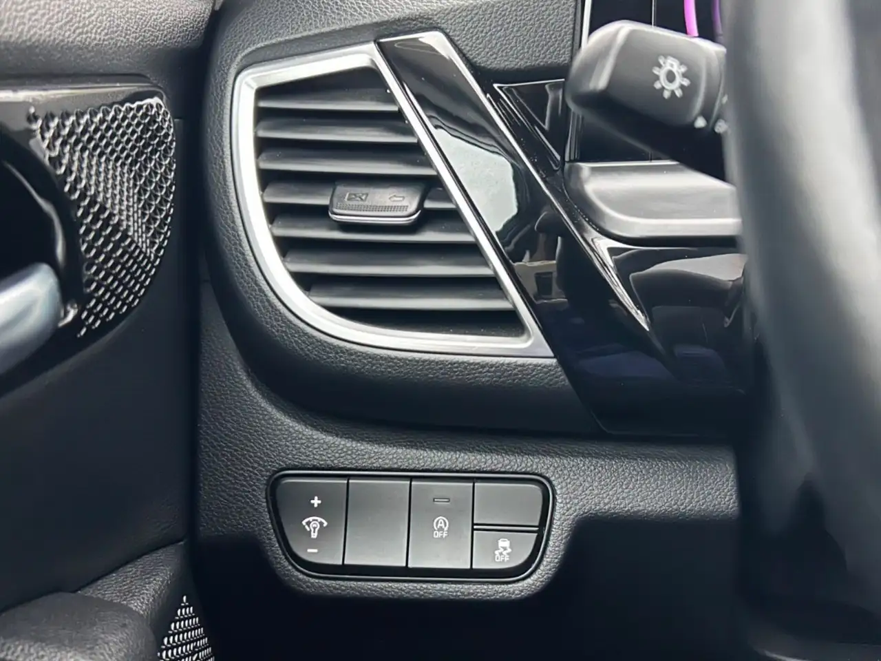 Kia Seltos снимка Kia Seltos