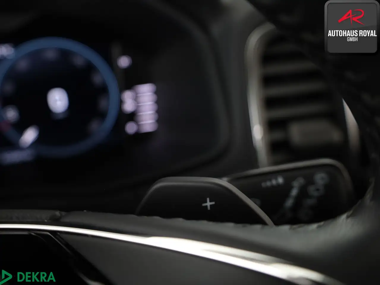 Skoda Karoq 2.0 TDI AMBITION PANORAMA,KEYLESS,1.HAND, миниатюра 17