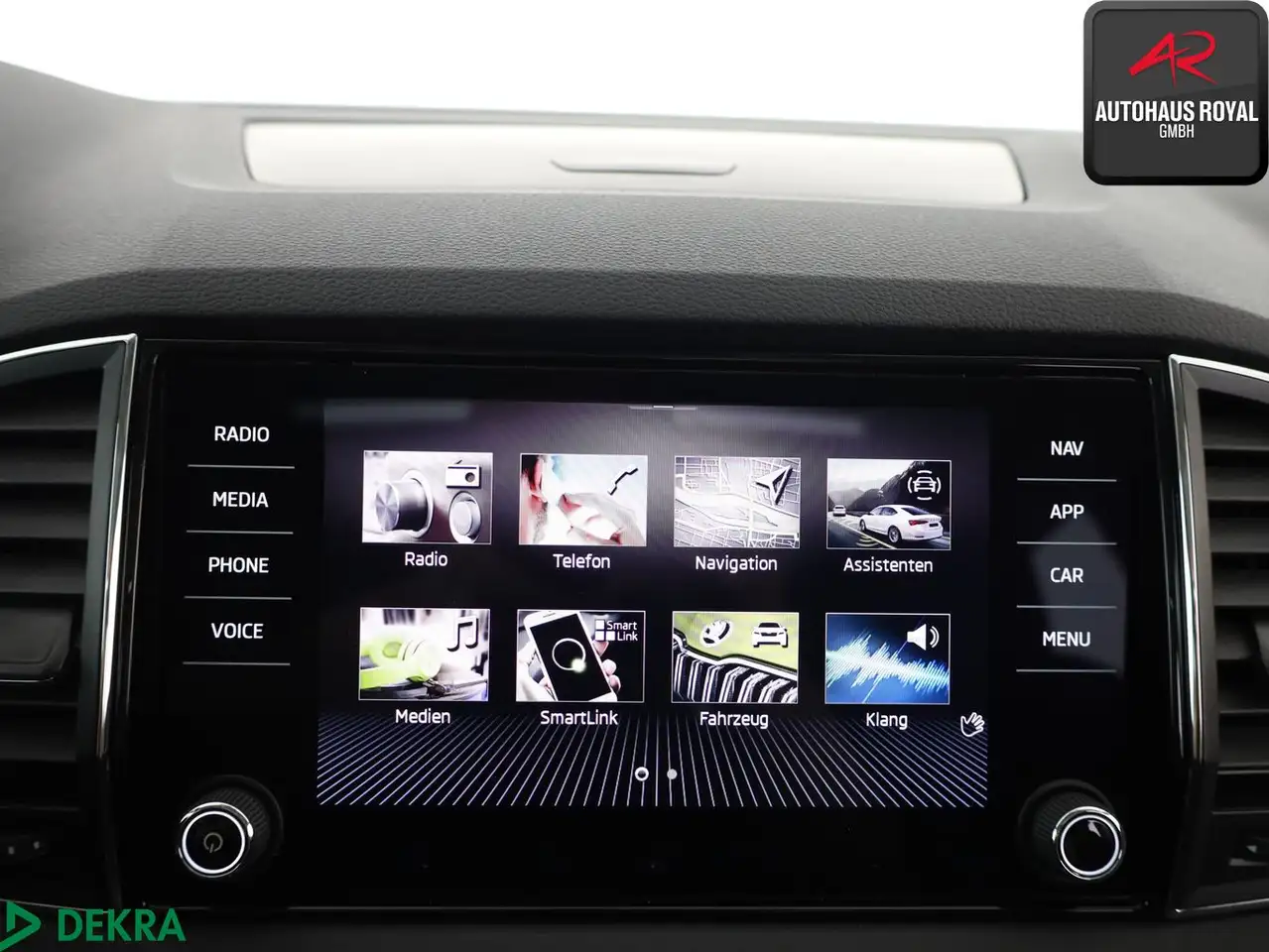 Skoda Karoq 2.0 TDI AMBITION PANORAMA,KEYLESS,1.HAND, миниатюра 22