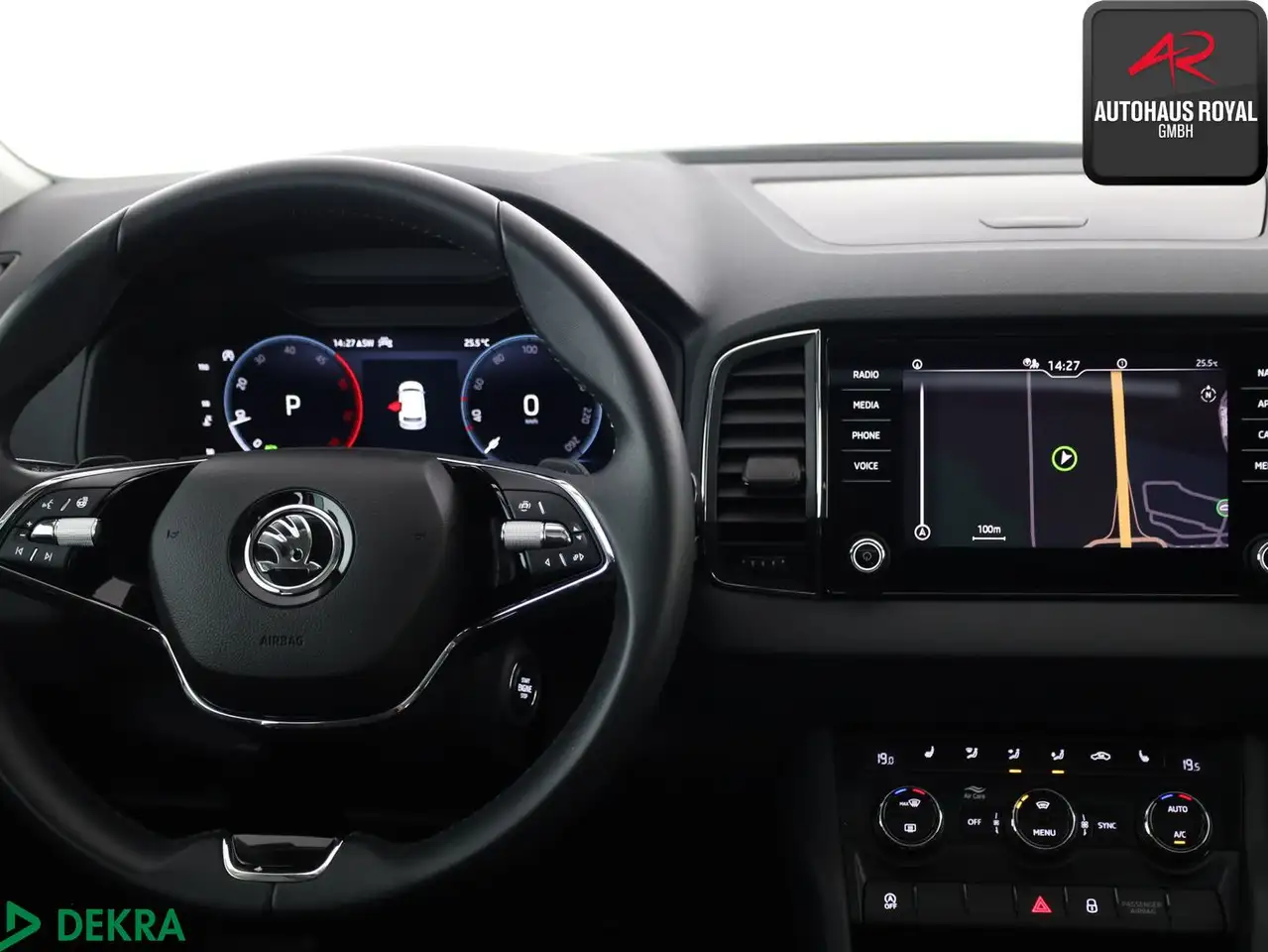 Skoda Karoq 2.0 TDI AMBITION PANORAMA,KEYLESS,1.HAND, миниатюра 16