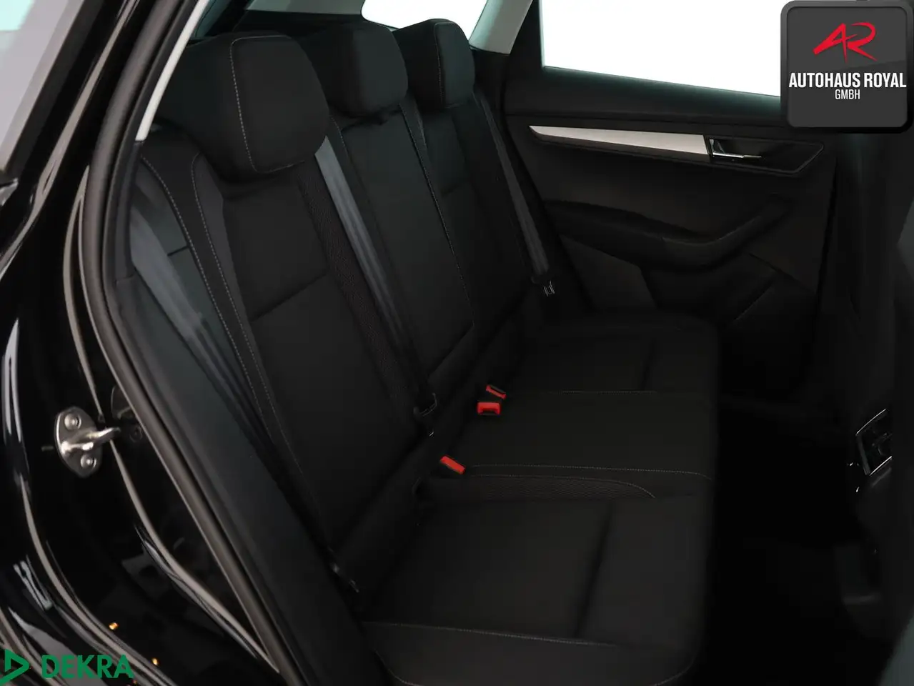 Skoda Karoq 2.0 TDI AMBITION PANORAMA,KEYLESS,1.HAND, миниатюра 12