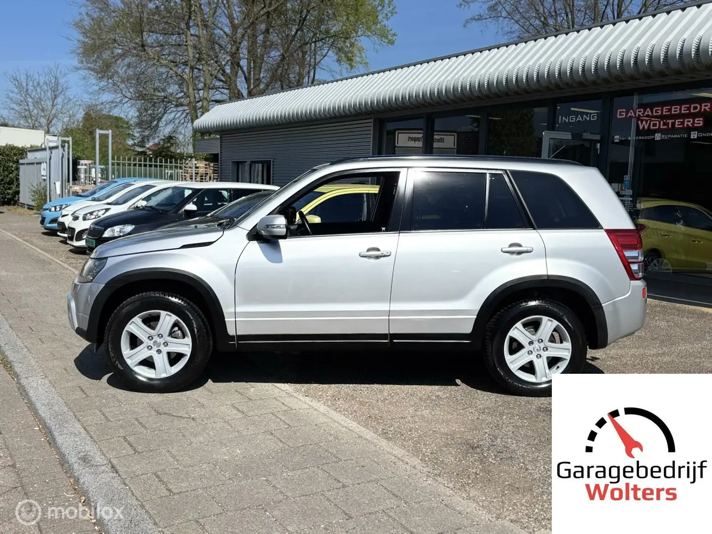 Suzuki Grand Vitara 2.4 Exclusive cruise stoelverwarming 4x4 Gris - 2