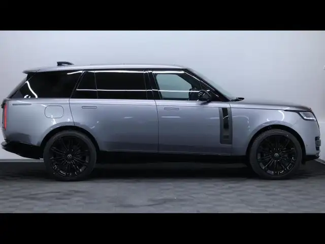 Land Rover Range Rover view 3
