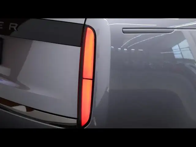 Land Rover Range Rover view 8