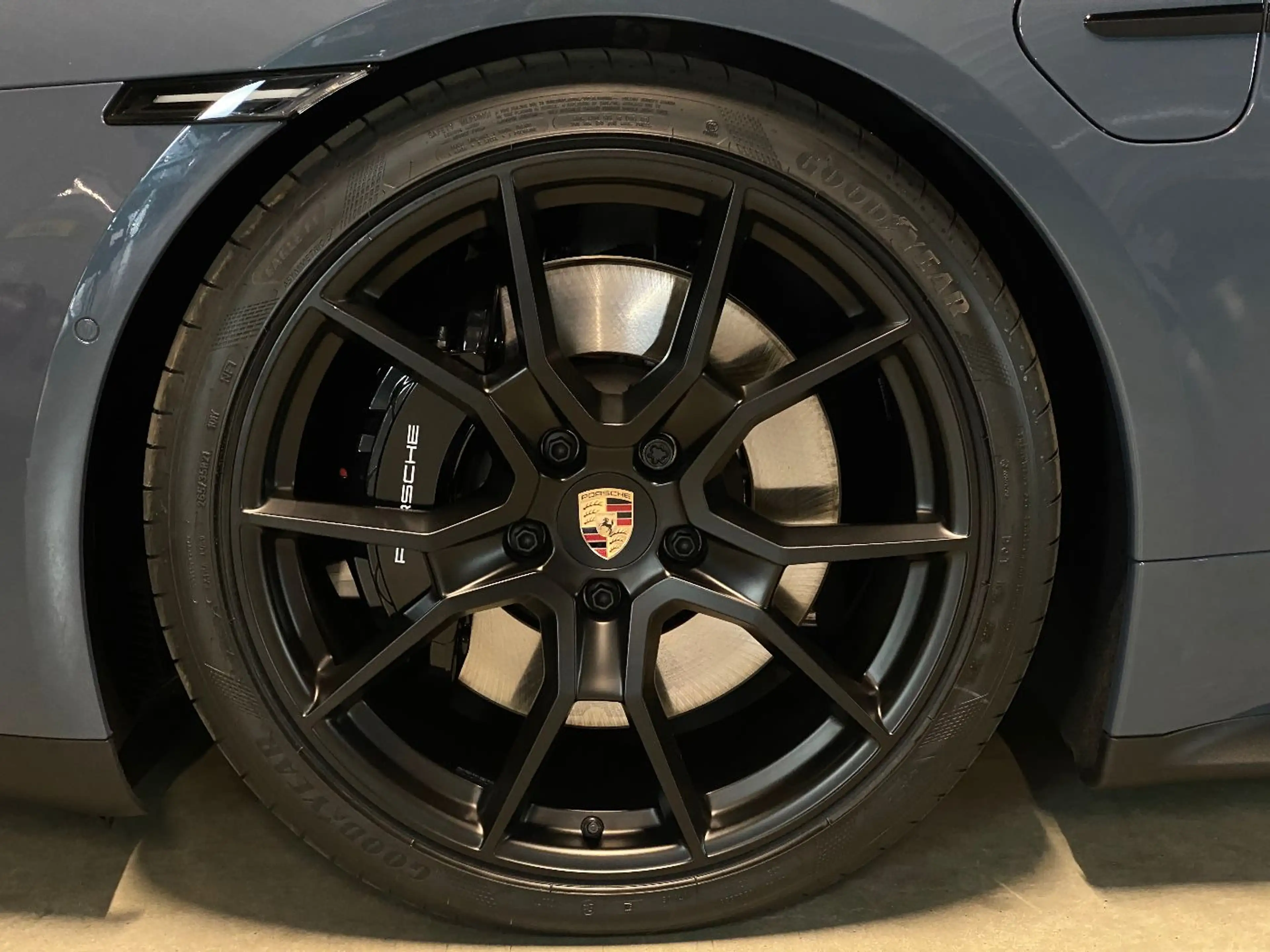 Porsche Taycan GTS Sport Turismo | Hinterachslenkung | — photo 9