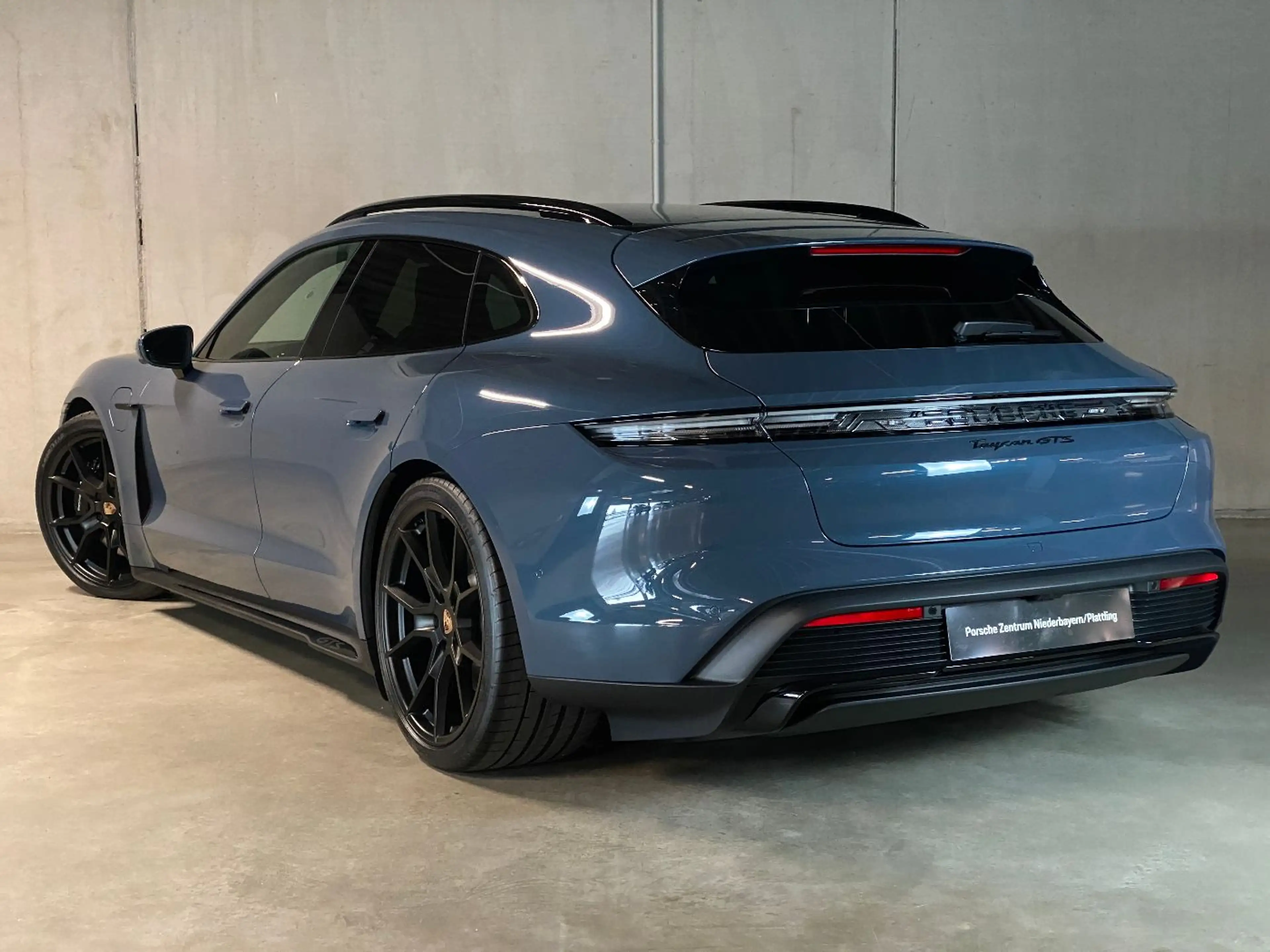 Porsche Taycan GTS Sport Turismo | Hinterachslenkung | — photo 4