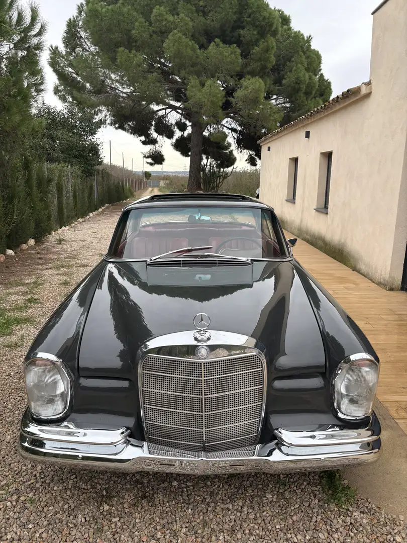Mercedes-Benz 220 - 2