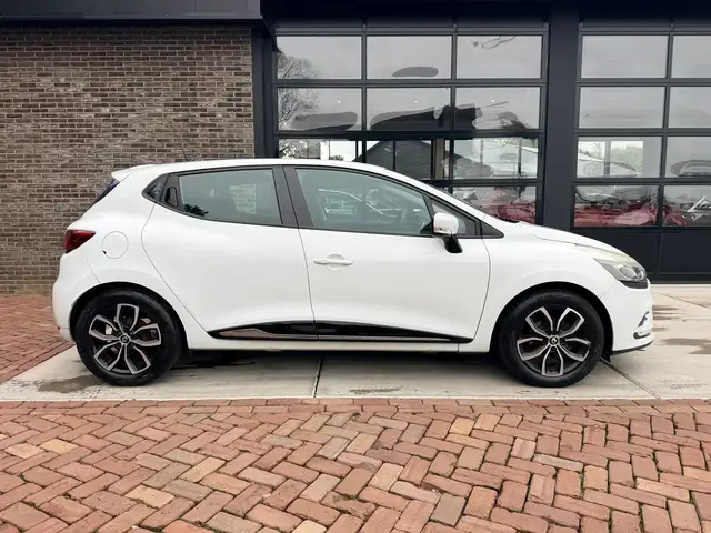 Renault Clio view 6
