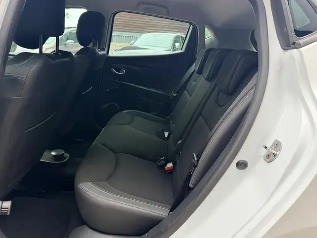 Renault Clio view 14