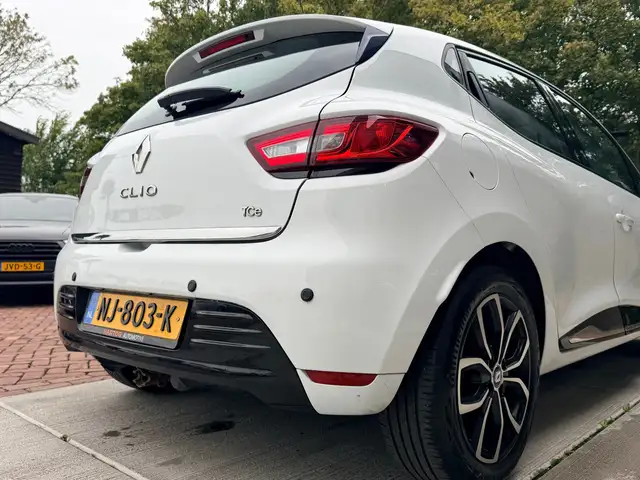 Renault Clio view 9