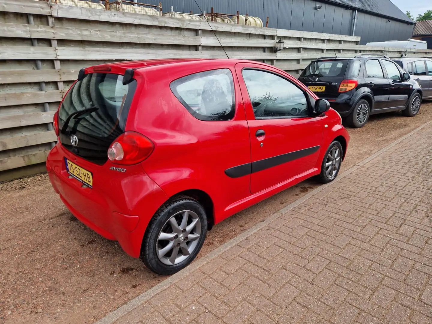 Toyota Aygo 1.0-12V Rood - 2