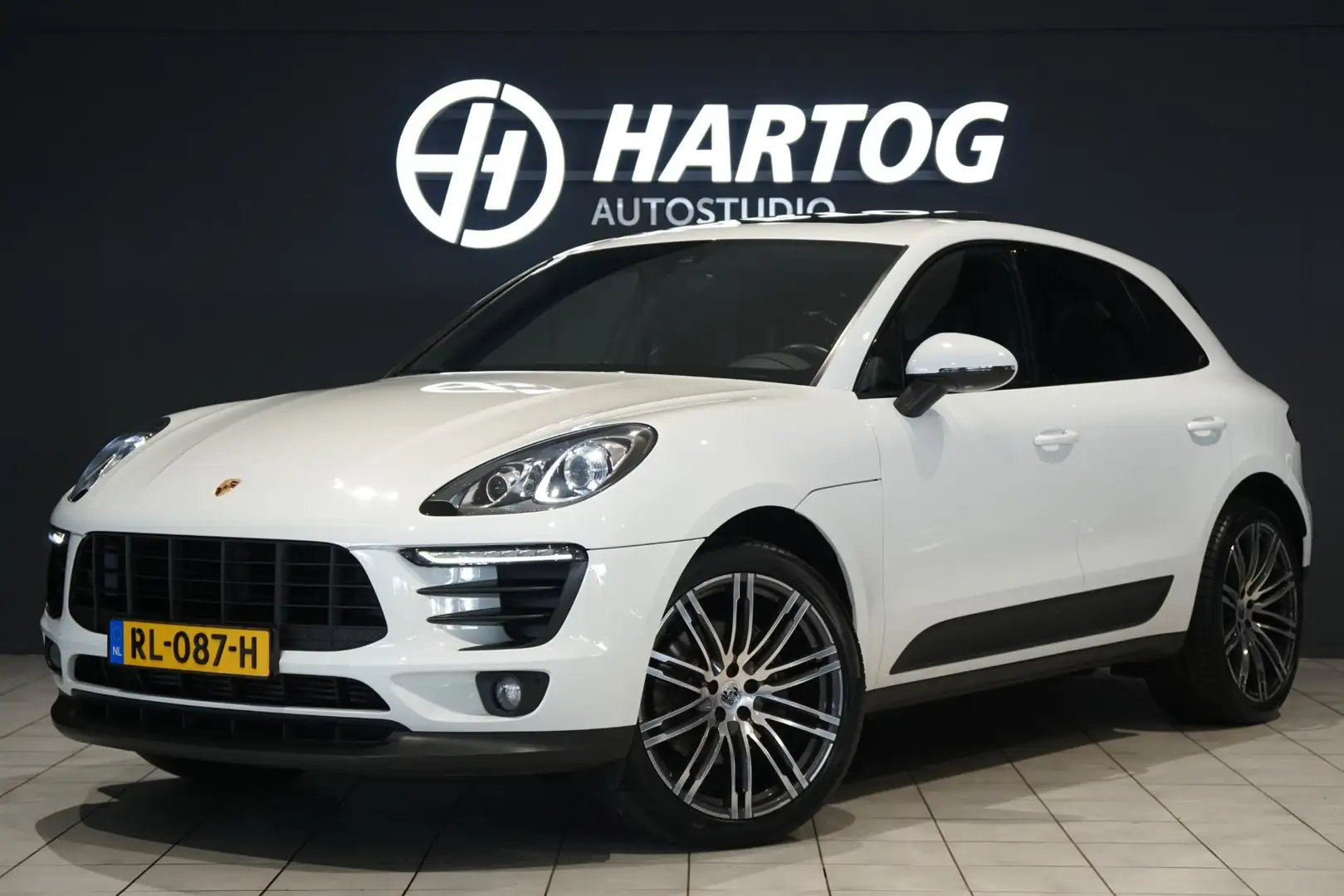 Porsche Macan 2.0 + PANORAMADAK / LUCHTVERING / 21" / MEMORY Wit - 1