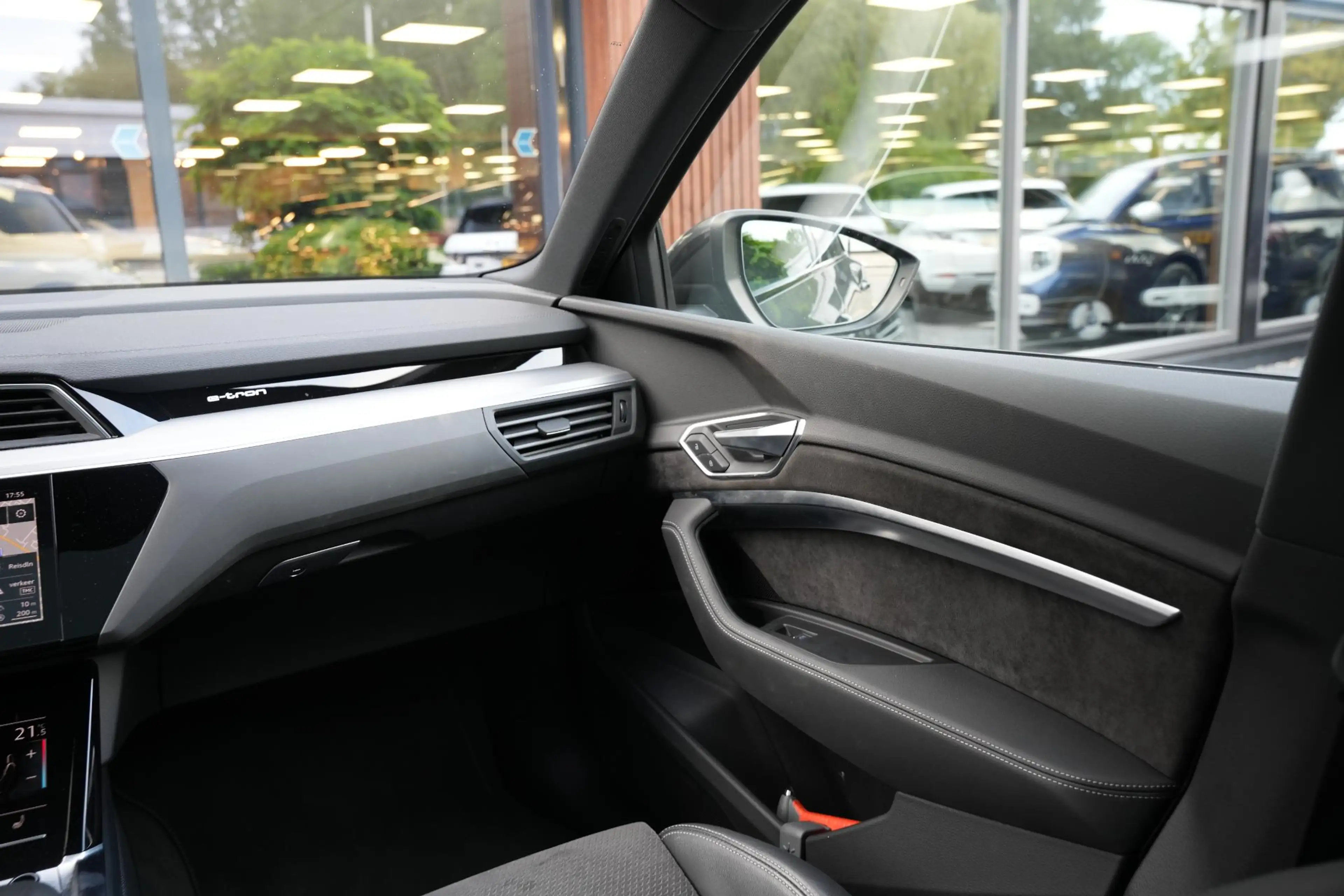 Audi e-tron e-tron 50 quattro Launch edition Black 71 kWh — photo 23