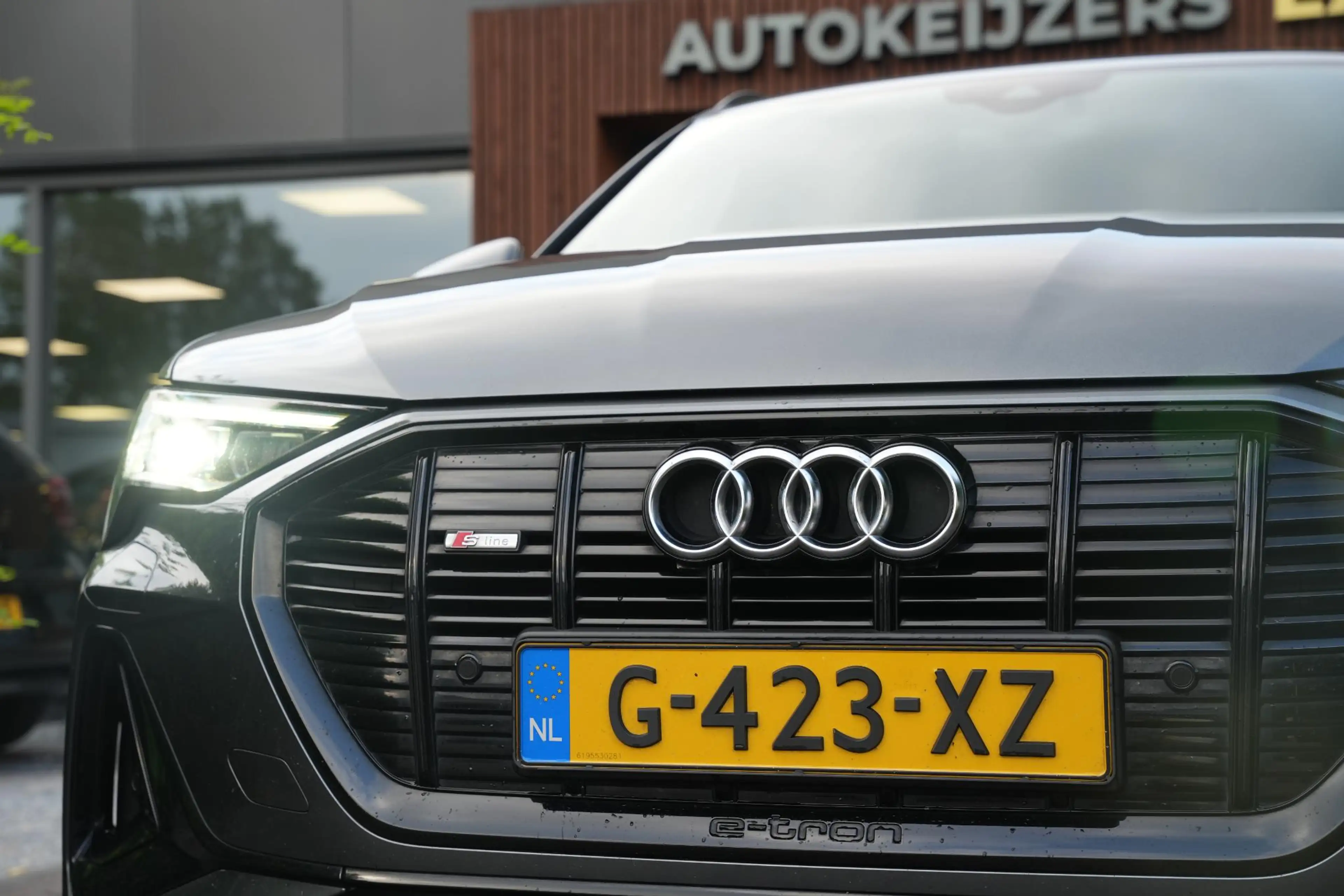 Audi e-tron e-tron 50 quattro Launch edition Black 71 kWh — photo 16