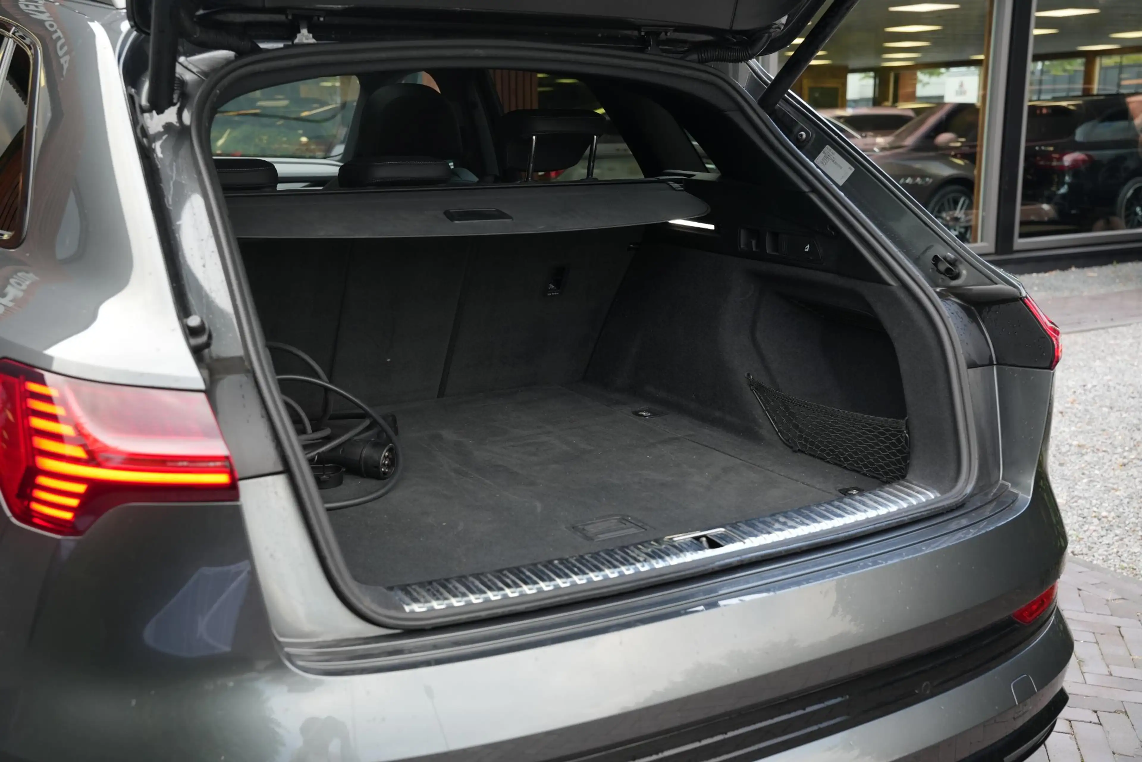 Audi e-tron e-tron 50 quattro Launch edition Black 71 kWh — photo 12