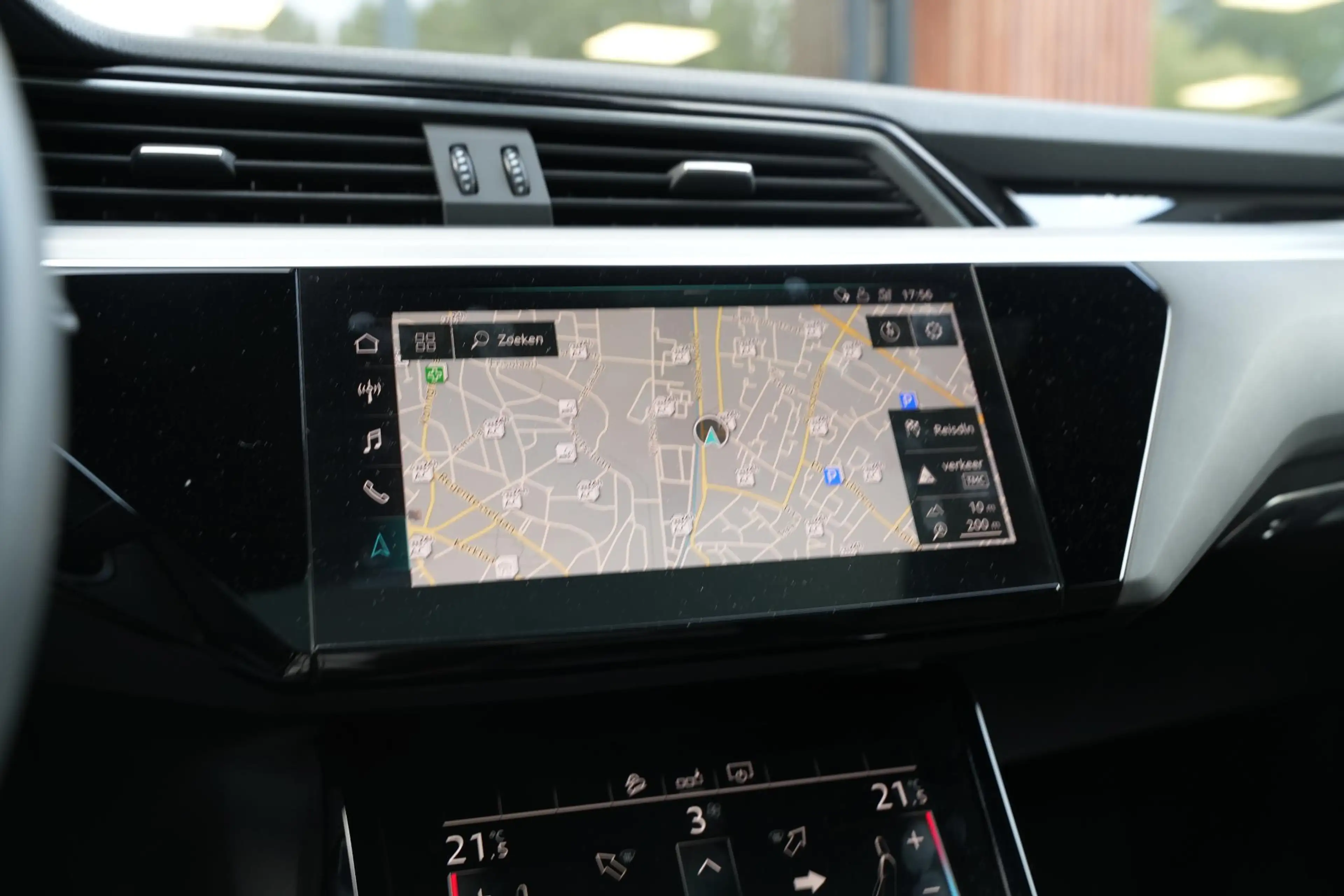 Audi e-tron e-tron 50 quattro Launch edition Black 71 kWh — photo 24
