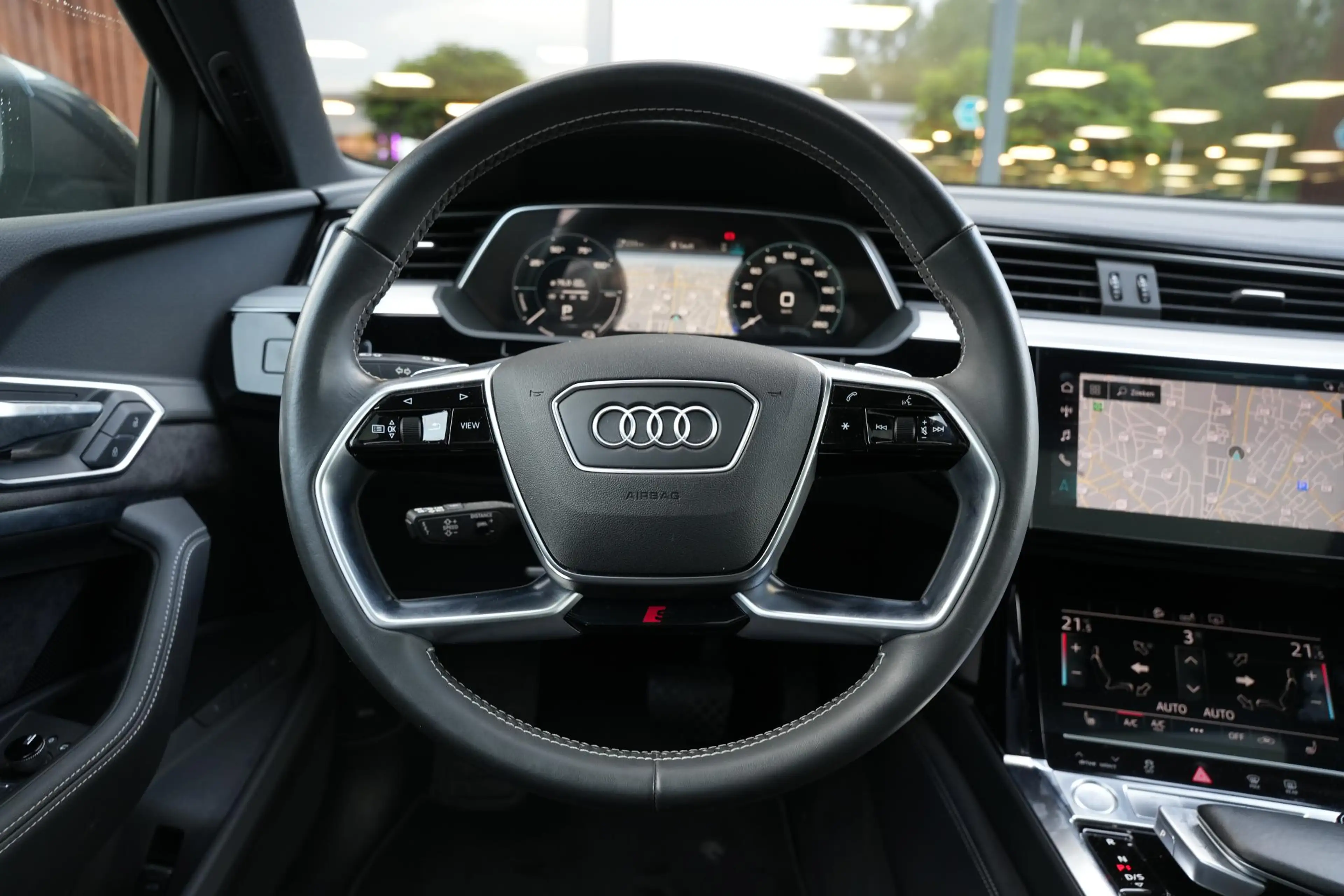 Audi e-tron e-tron 50 quattro Launch edition Black 71 kWh — photo 8
