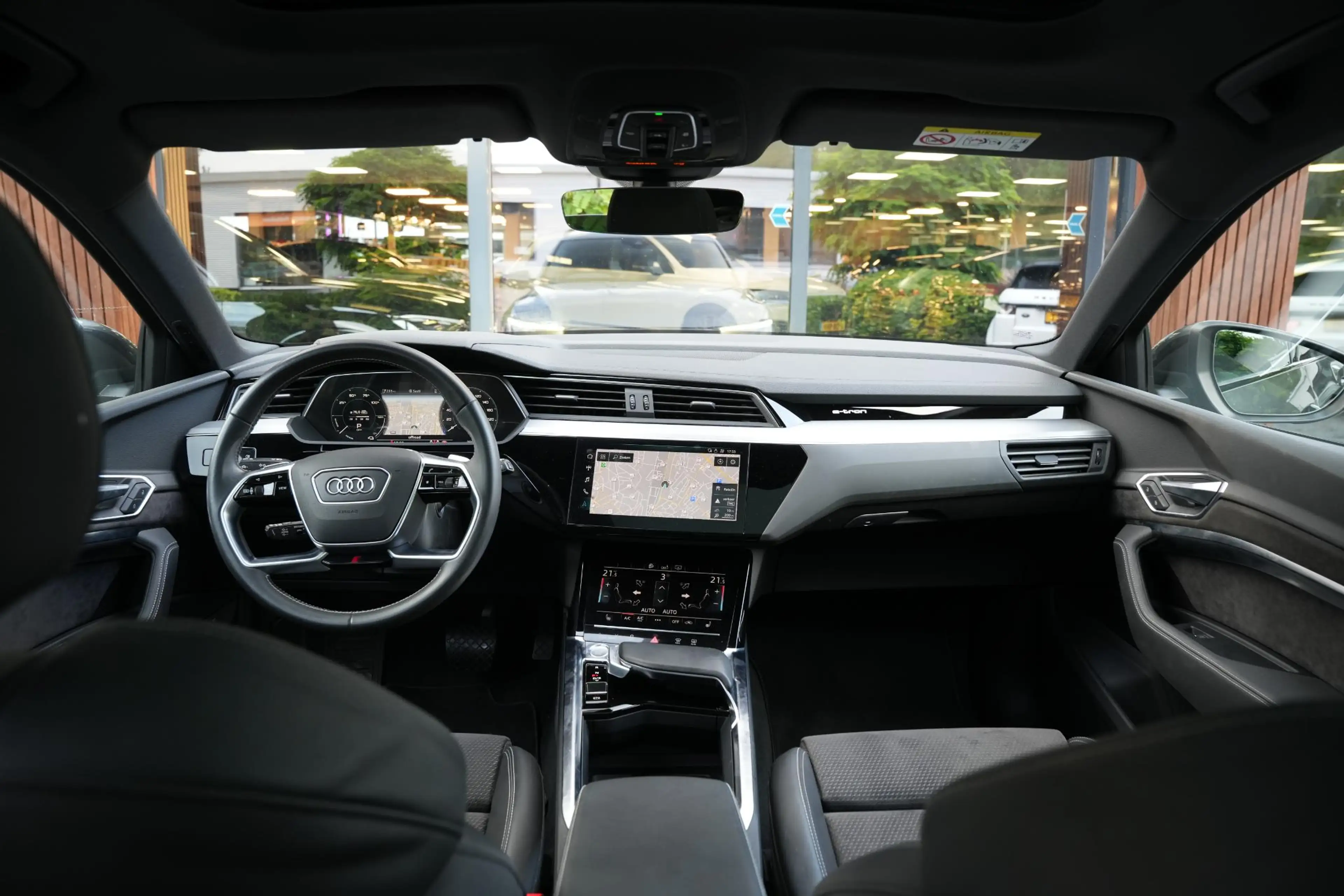 Audi e-tron e-tron 50 quattro Launch edition Black 71 kWh — photo 2