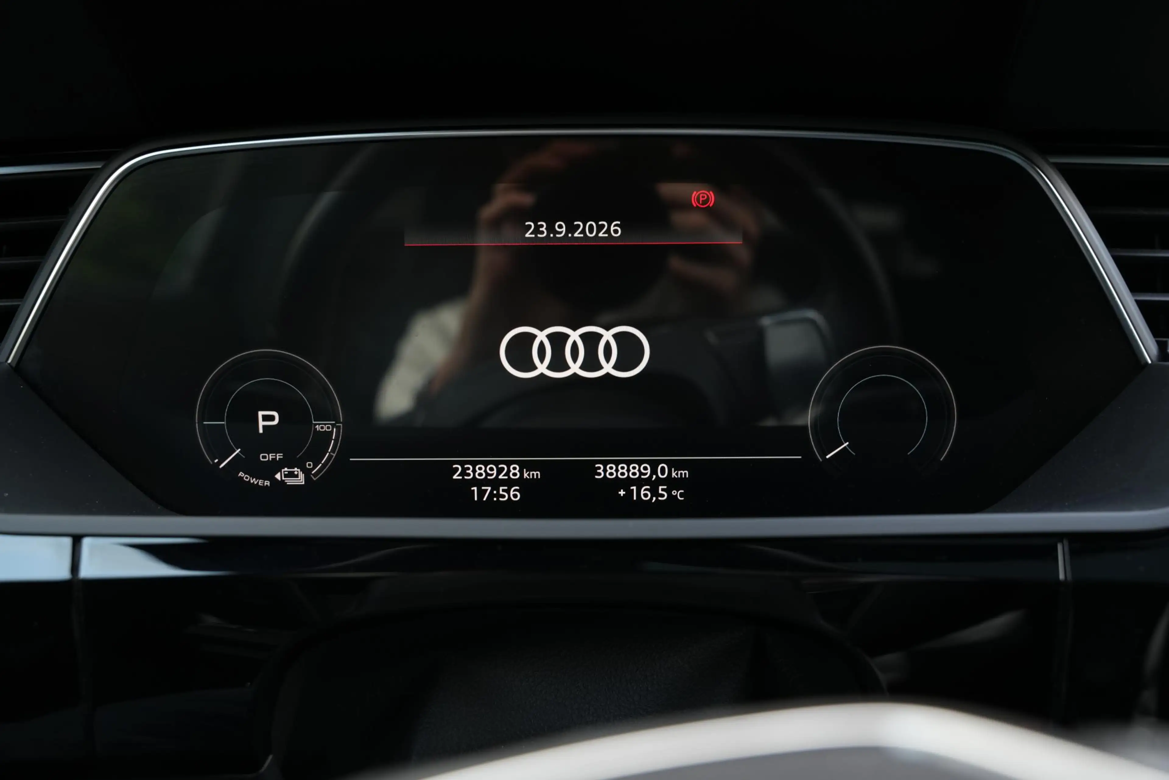 Audi e-tron e-tron 50 quattro Launch edition Black 71 kWh — photo 36
