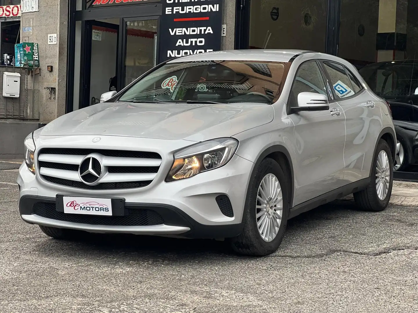 Mercedes-Benz GLA 200 urban Gris - 1