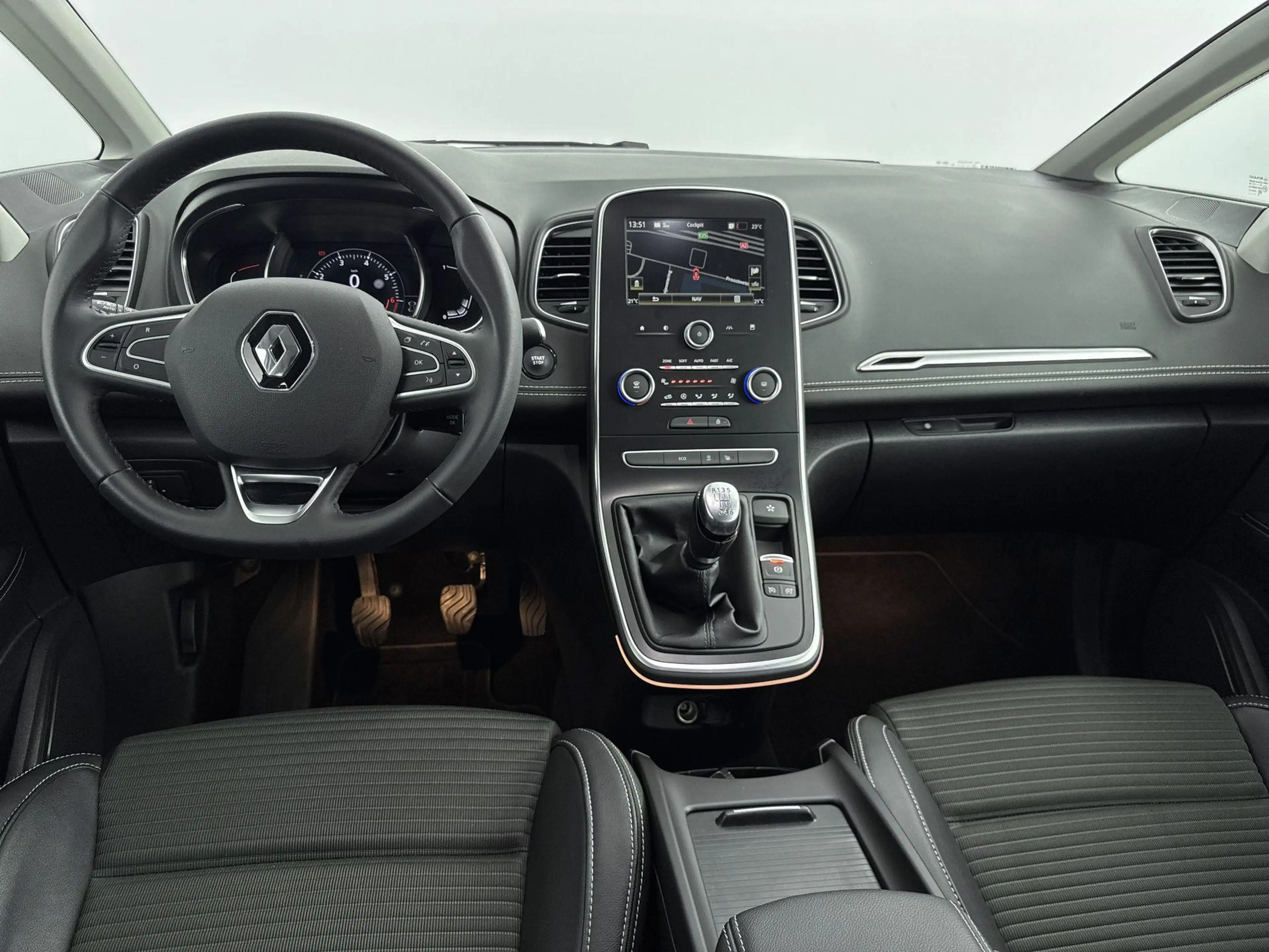 Renault Grand Scenic 140 pk TCe Intens | Trekhaak | Camera | Parkeersen — photo 8