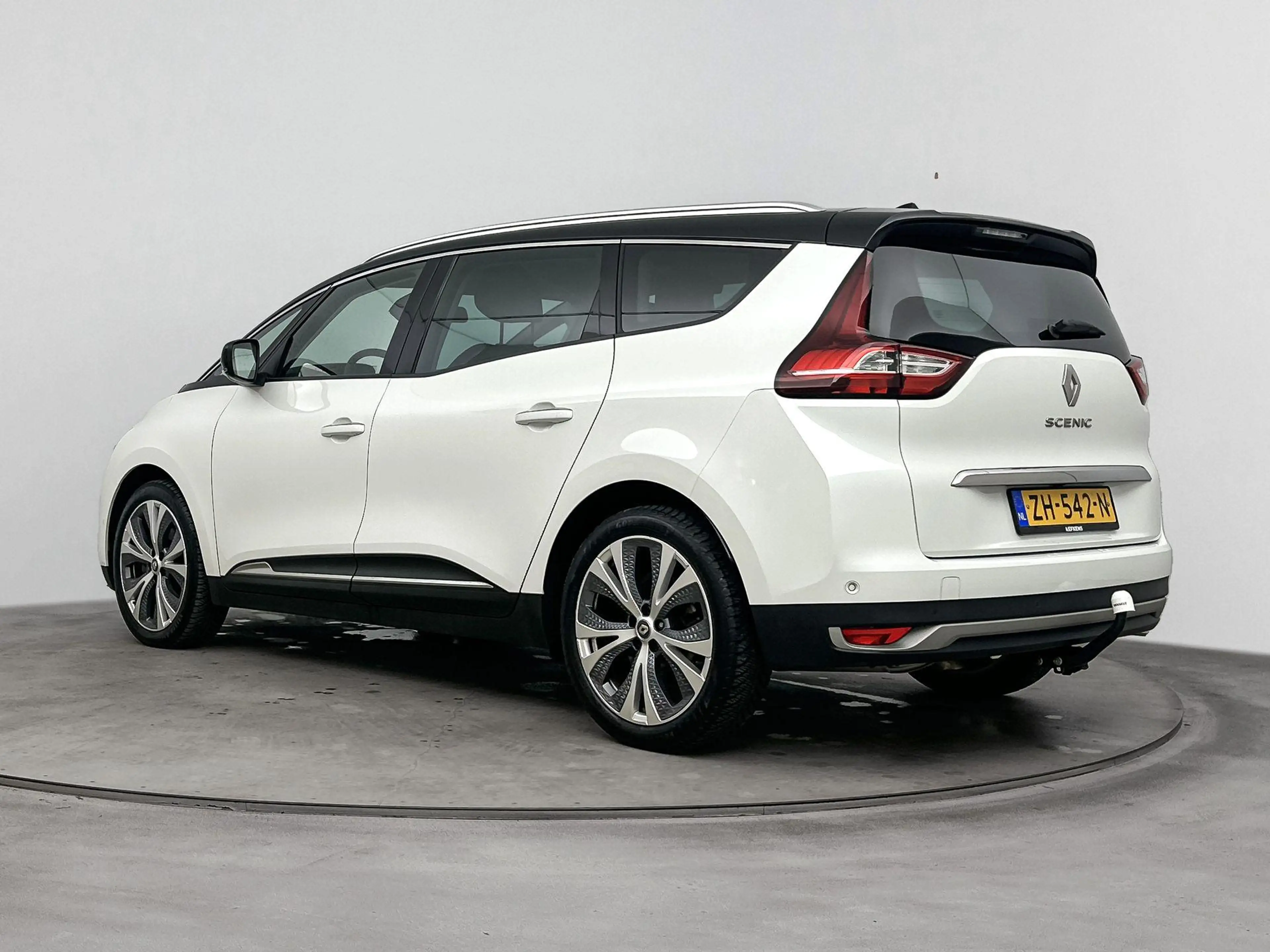 Renault Grand Scenic 140 pk TCe Intens | Trekhaak | Camera | Parkeersen — photo 14
