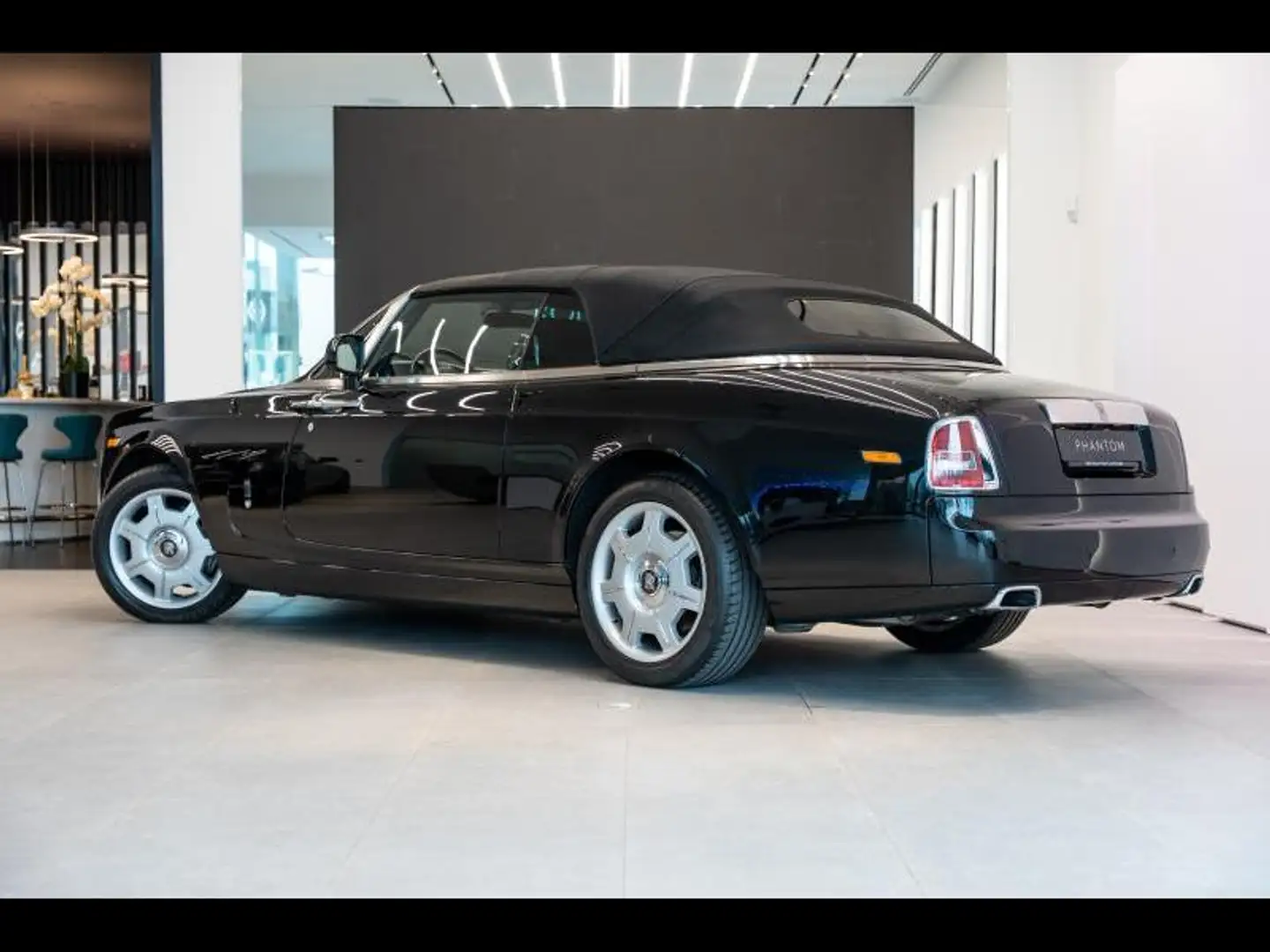 Rolls-Royce Phantom Drophead Coupe - 2 Year Warranty & Maintenance Rol Чорний - 2