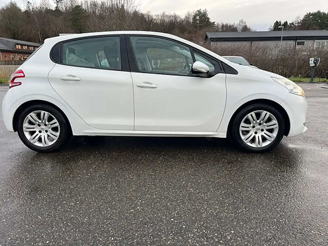 Peugeot 208 BUSINESS R' 1.4 HDI 68 FAP BVM5 BUSINESS