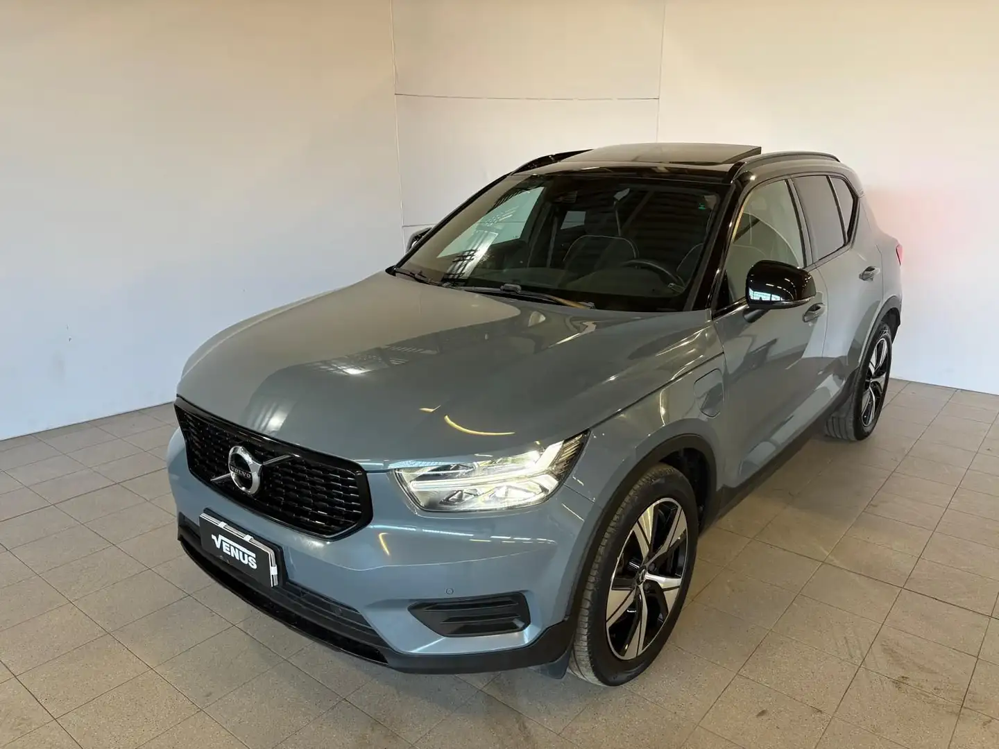 Volvo XC40 XC40 T5 Recharge Plug-in Hybrid R-design Grigio - 2