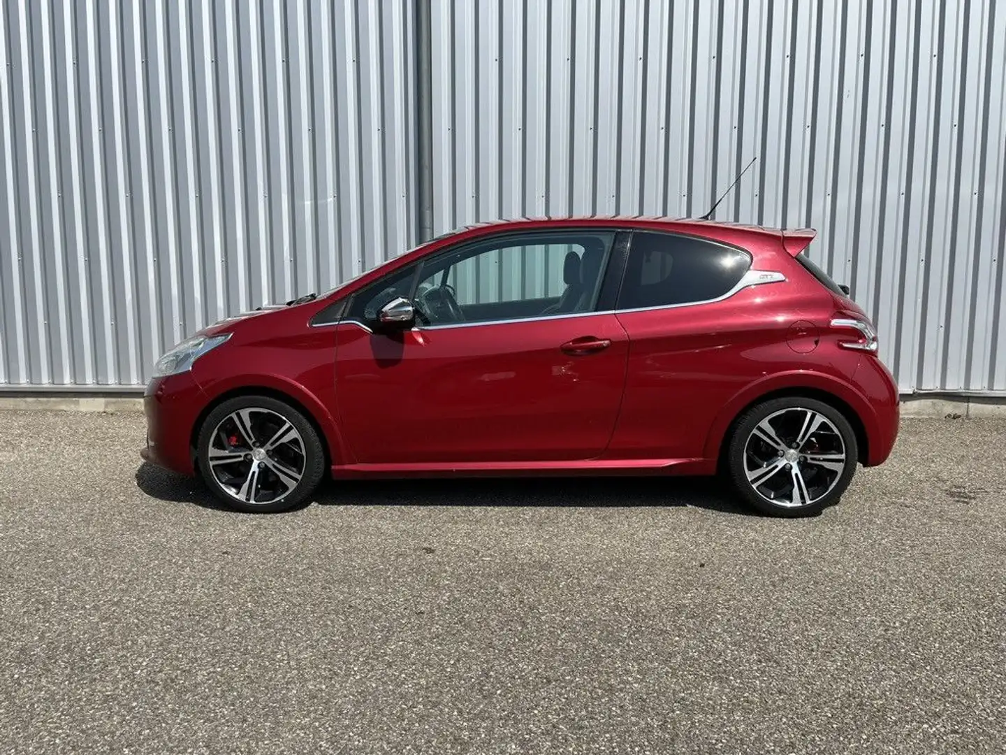 Peugeot 208 GTI Rouge - 2