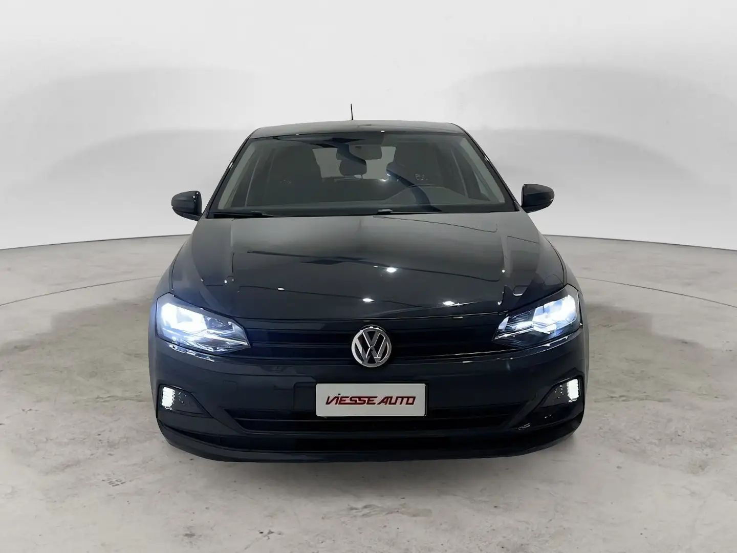 Volkswagen Polo Polo VI 2017 5p 1.0 mpi Comfortline 65cv NEO PAT Gris - 2