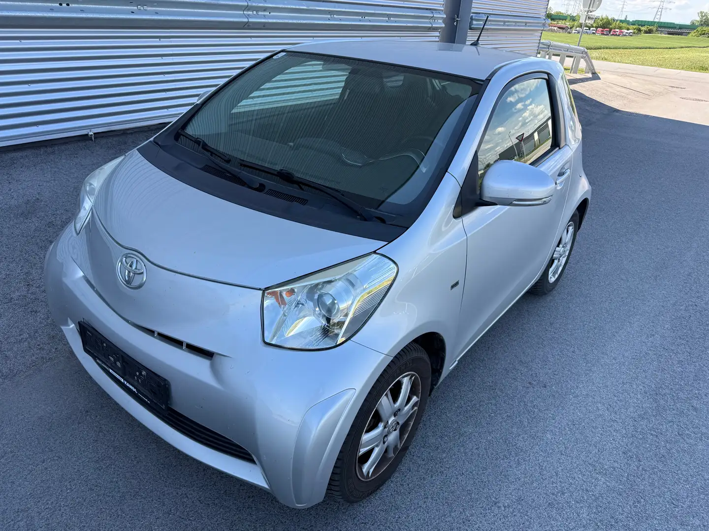 Toyota iQ 1,0 VVT-i ID:4 Silber - 1