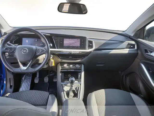 Opel Grandland view 12