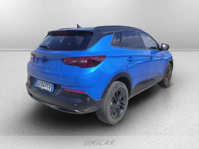 Opel Grandland view 3