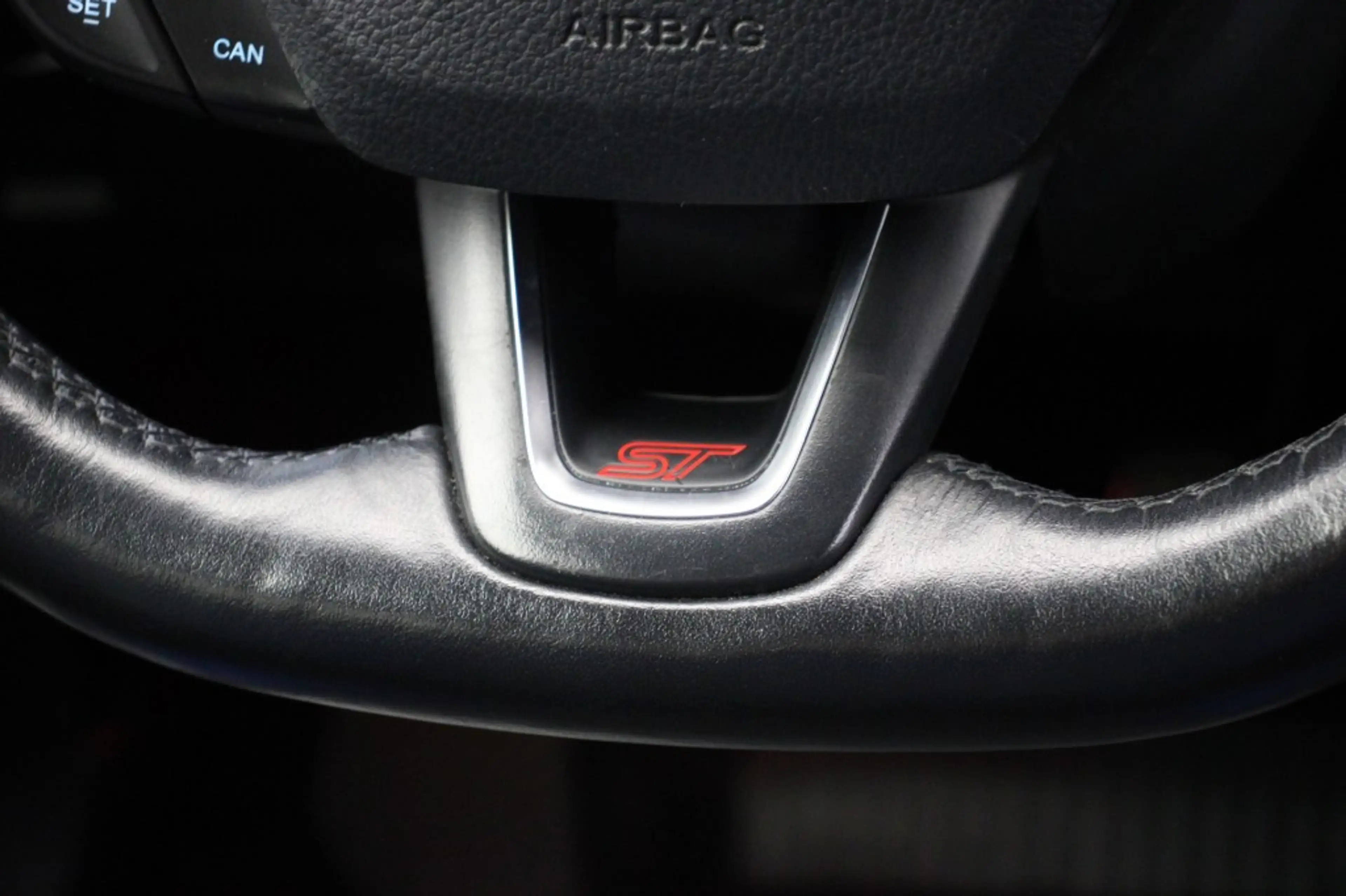 Ford Focus Wagon 2.0 ST 250 Pk - Navi, Camera, Recardo Sports — photo 25