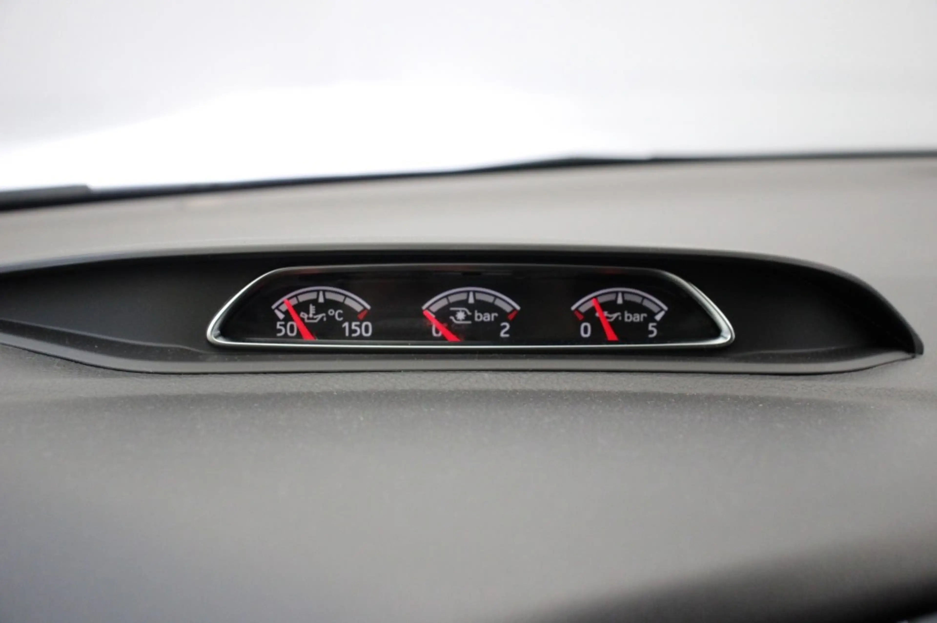 Ford Focus Wagon 2.0 ST 250 Pk - Navi, Camera, Recardo Sports — photo 29
