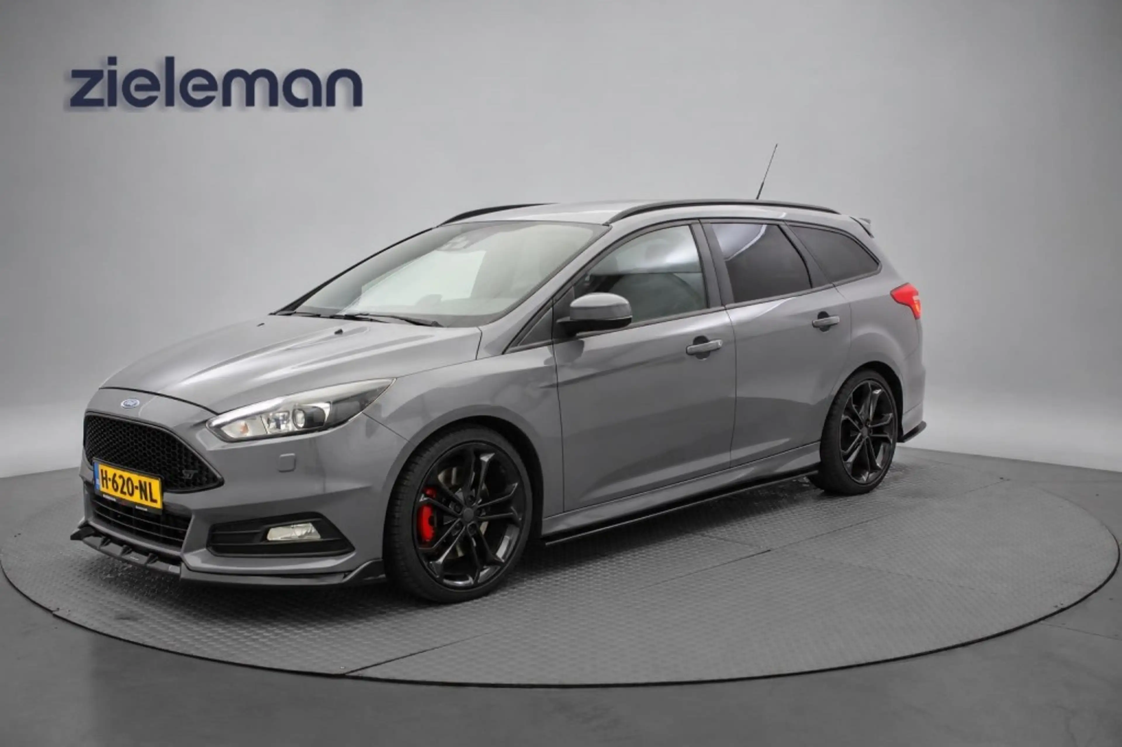 Ford Focus Wagon 2.0 ST 250 Pk - Navi, Camera, Recardo Sports — photo 21