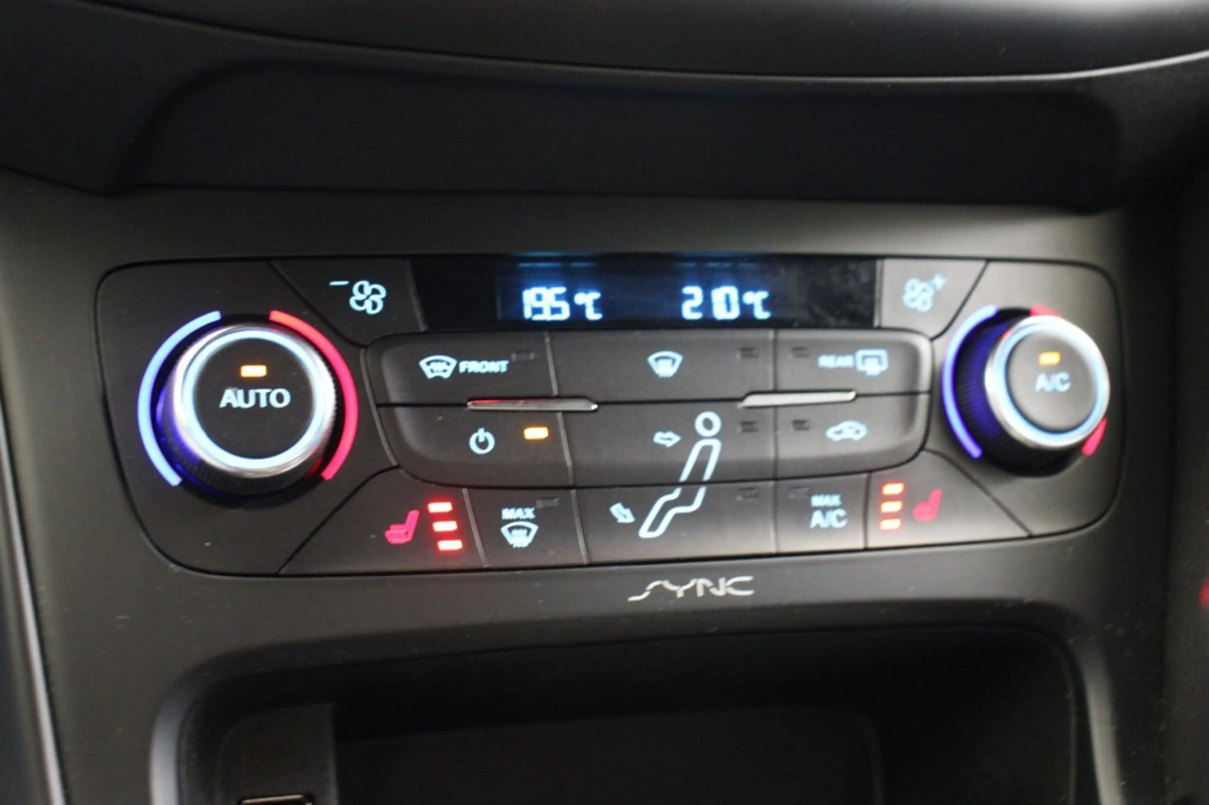 Ford Focus Wagon 2.0 ST 250 Pk - Navi, Camera, Recardo Sports — photo 8